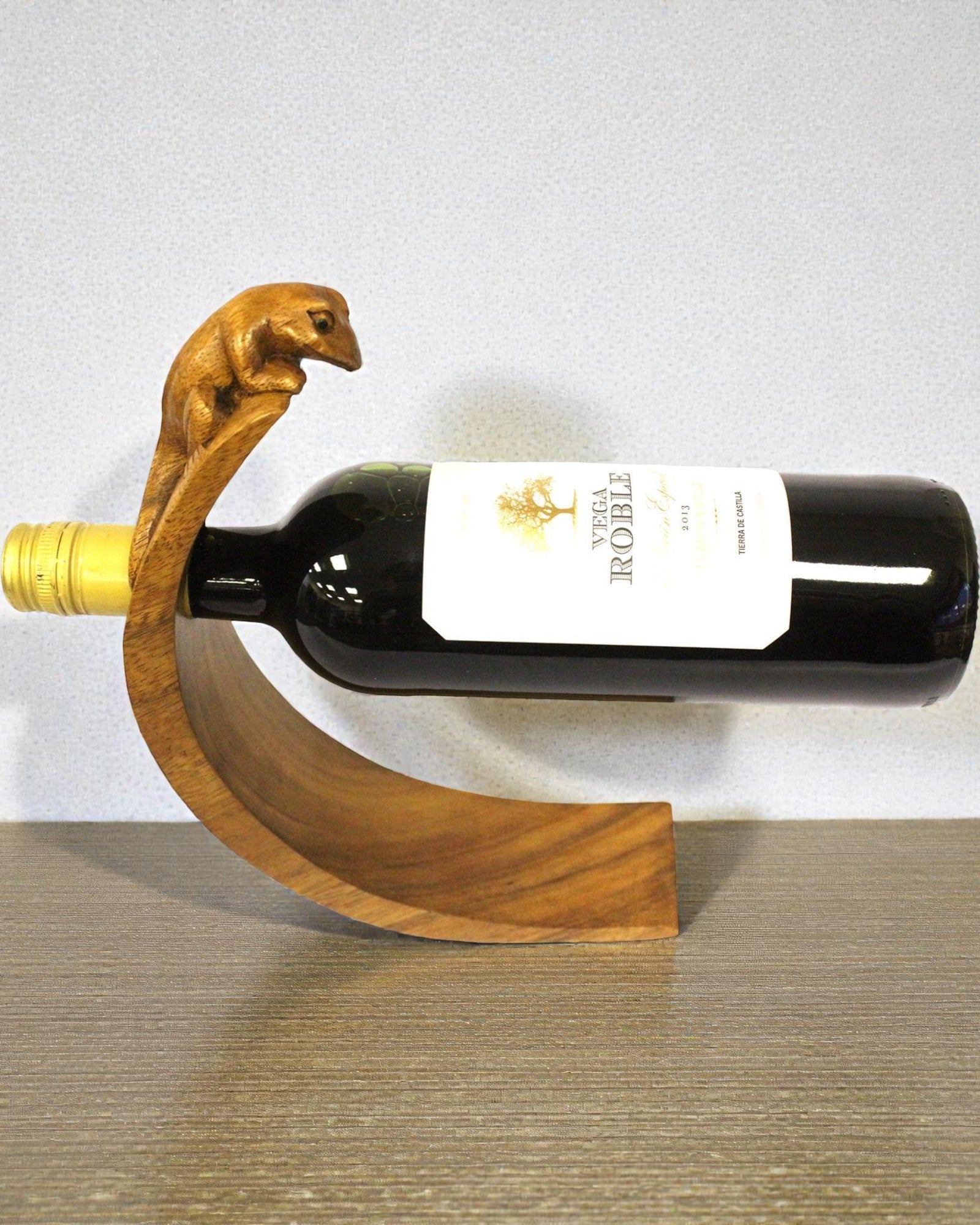 Gekon Balance – Soporte artístico de equilibrio para vino de madera de suar
