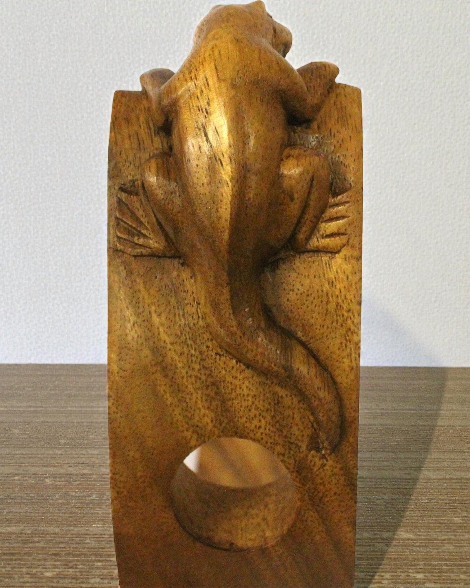 Gekon Balance – Soporte artístico de equilibrio para vino de madera de suar