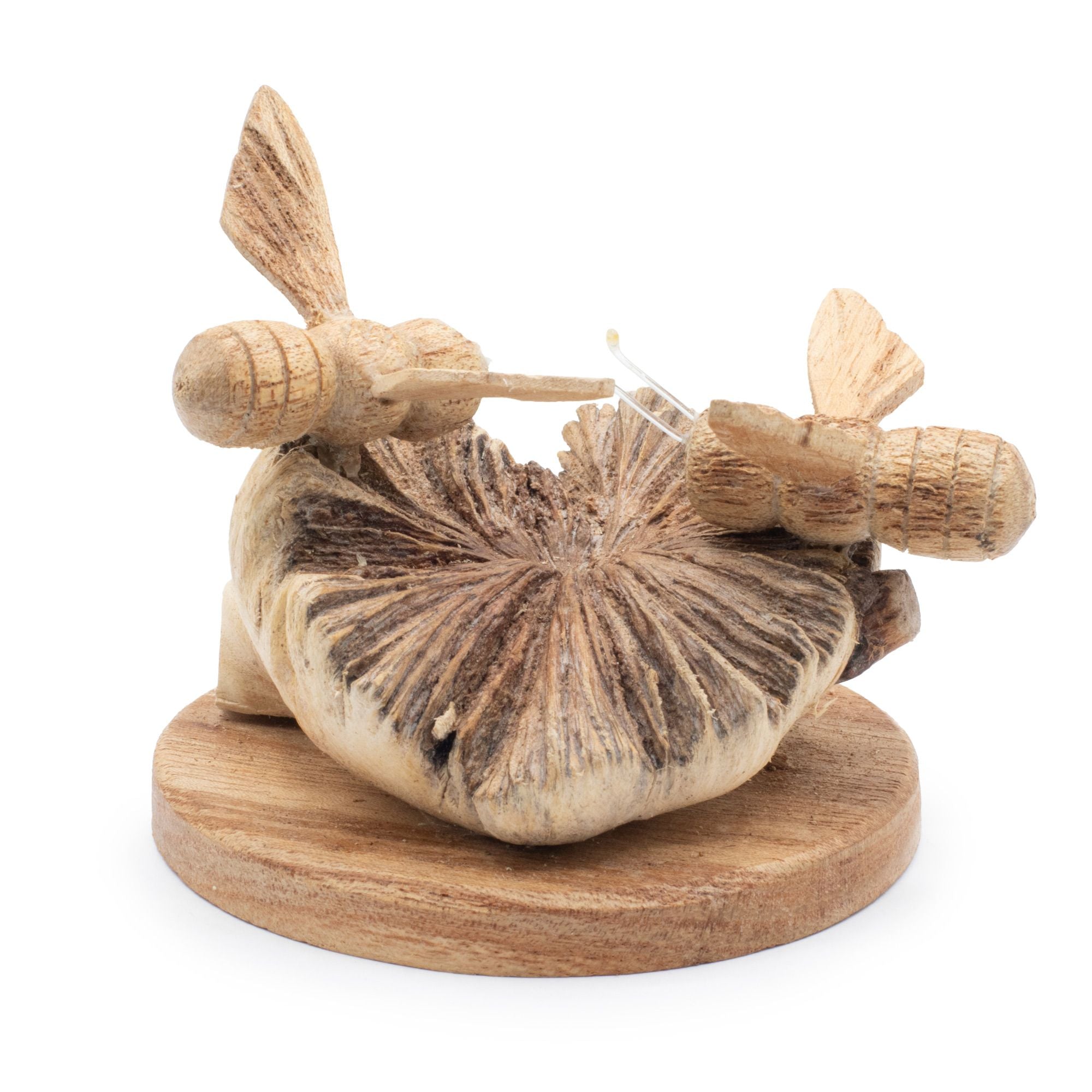 Escultura hecha a mano en nudo de madera