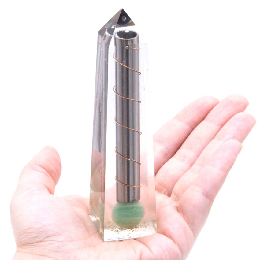Obelisco de poder de orgonita con aventurina verde
