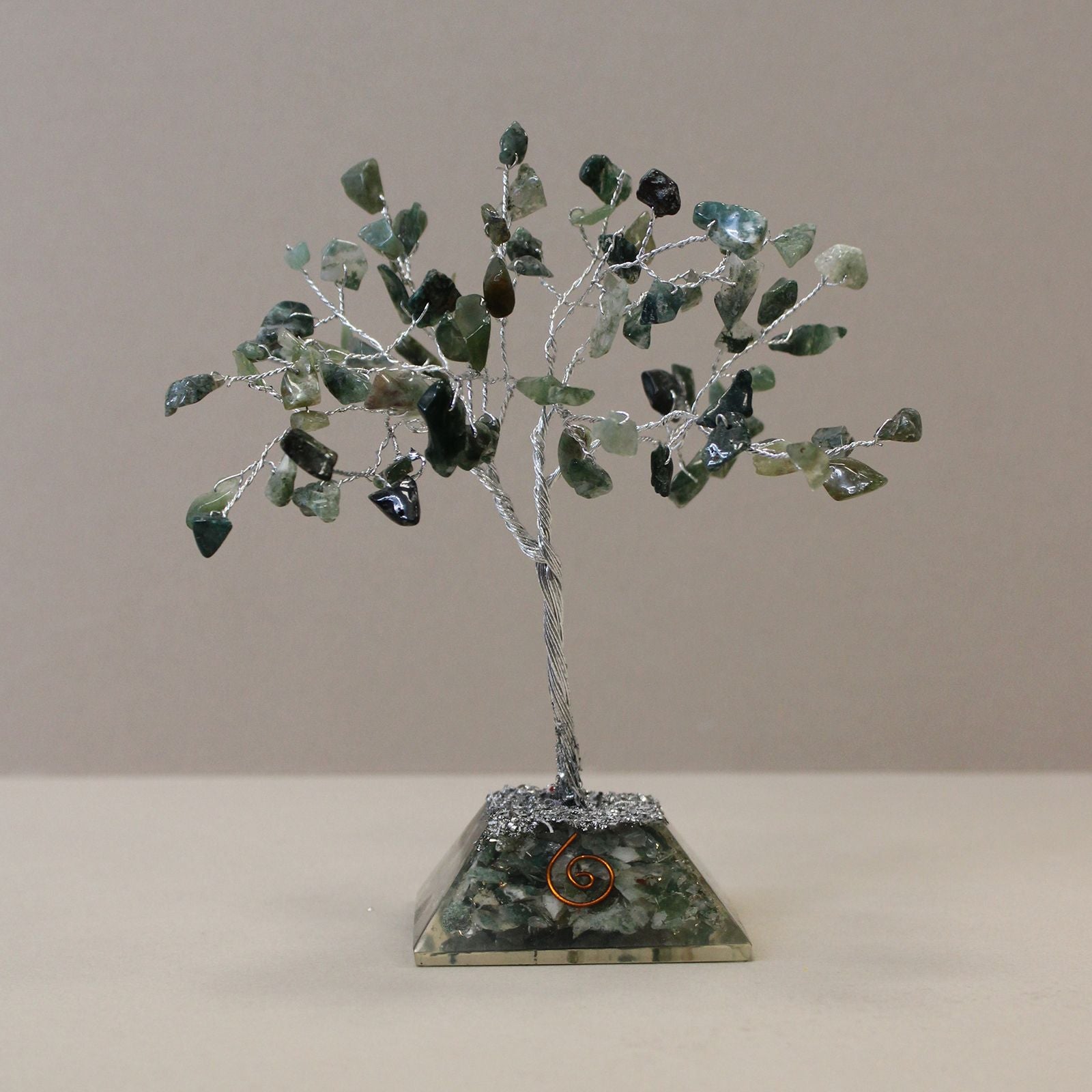 Árbol de la suerte con base de orgonita con 80 piedras de ágata musgosa