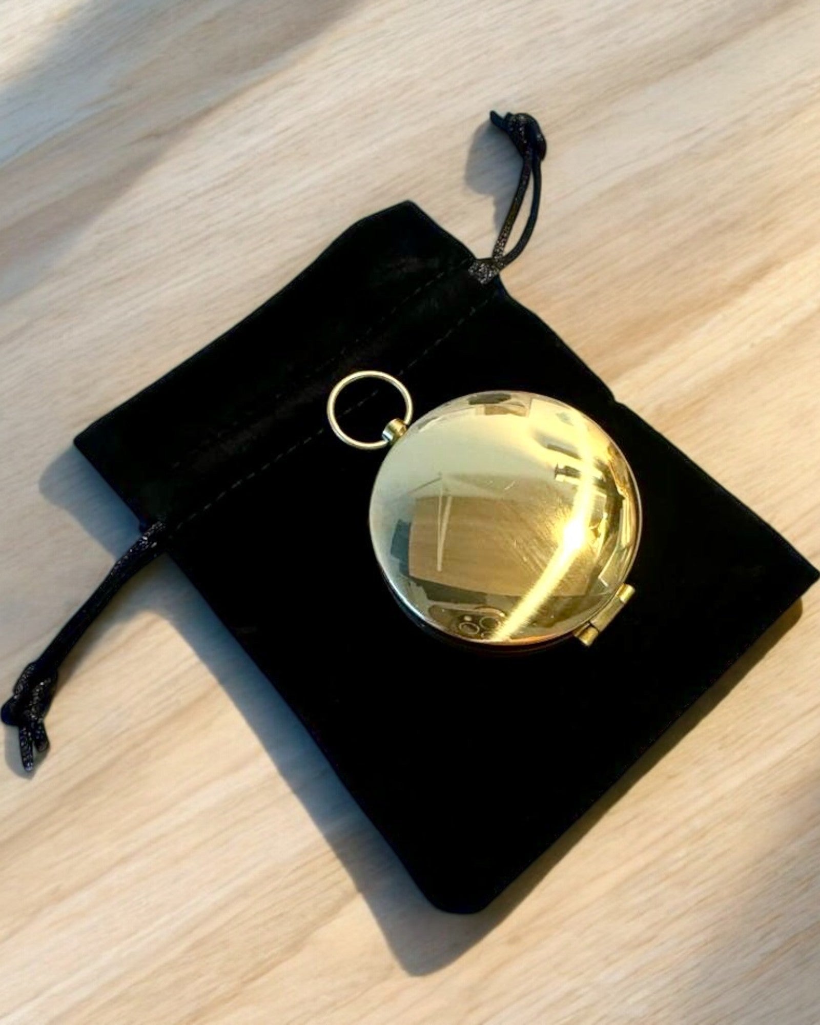 Brújula de Latón Impermeable con Efecto Luminoso - Esencial para Senderismo y Camping, personalización con grabado