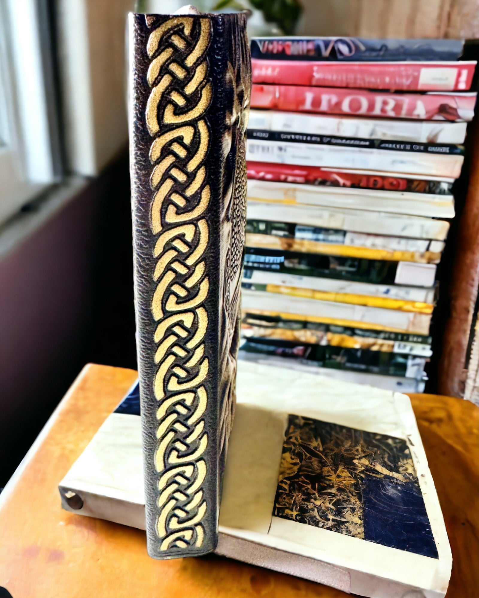 Vintage Diario "Árbol de la Vida" A6 - Elegante Cubierta en Relieve de Cuero Sintético, 100 Hojas