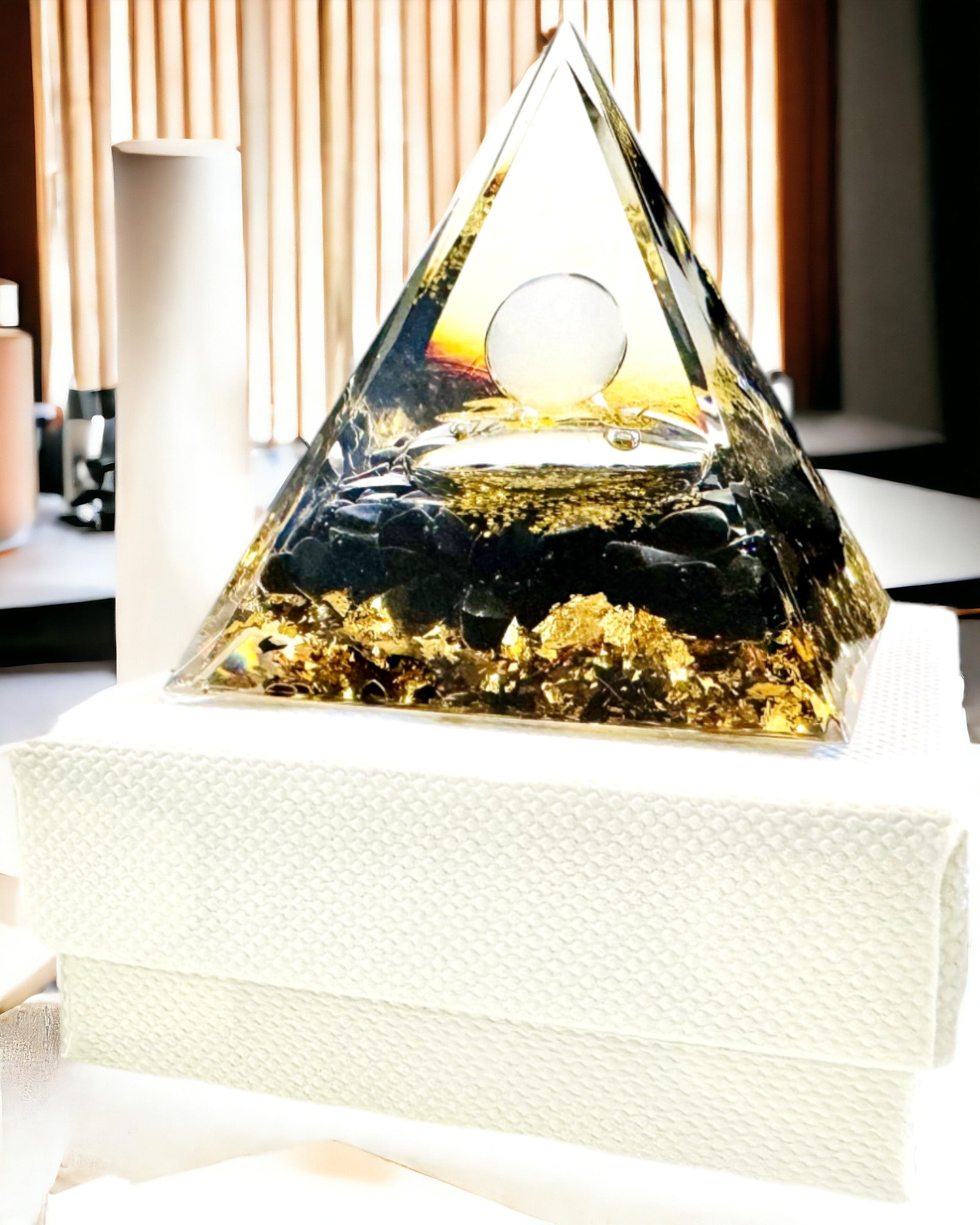 Piramidita de Orgonita con Obsidiana – Generador de Energía Chakra, Herramienta de Meditación Reiki con Piedra Natural