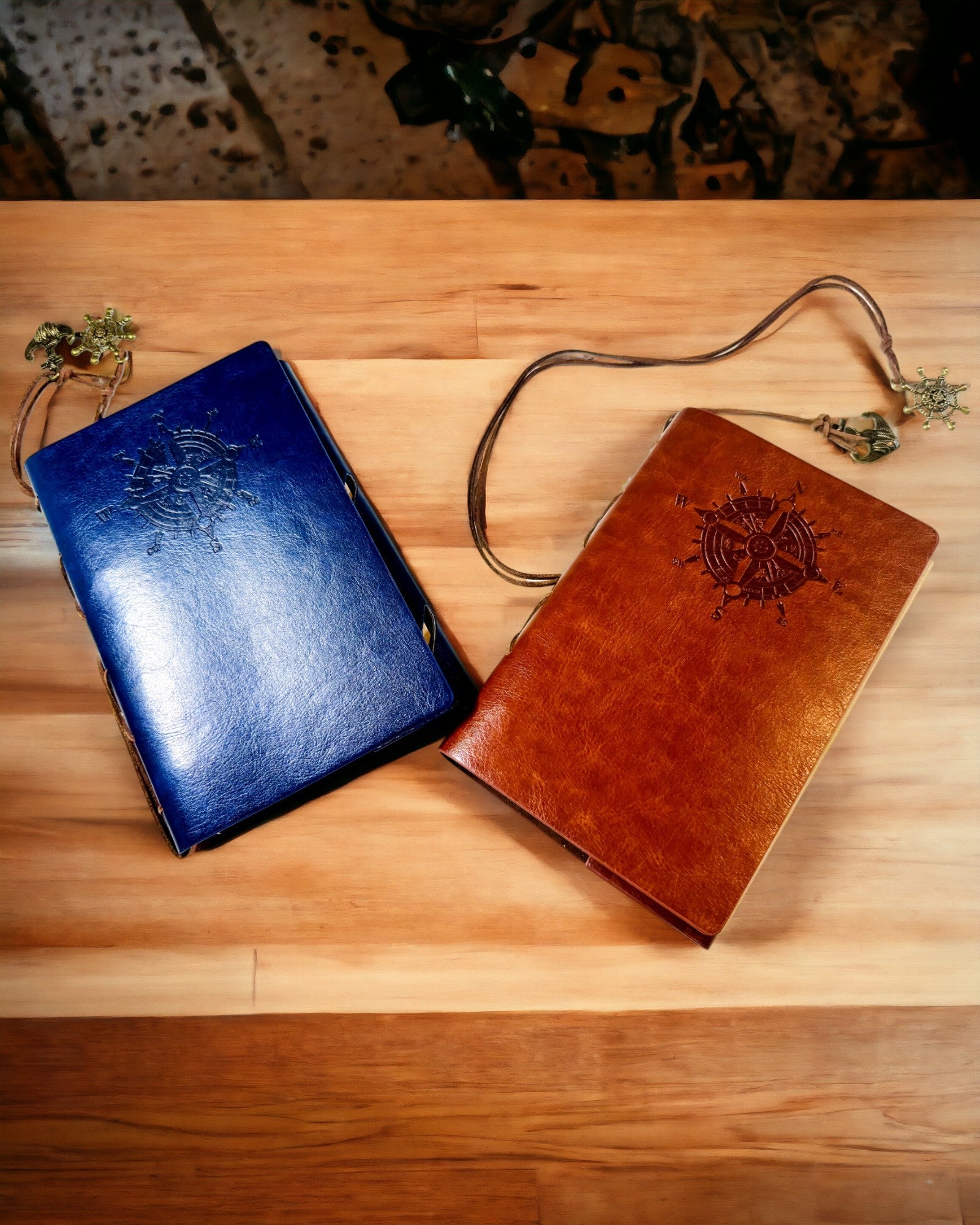 Cuaderno de Navegación Vintage tamaño A6 o A7 - con Motivo de Brújula y Hojas con Rodamientos - Disponible en varias Variantes de Color, posibilidad de grabado