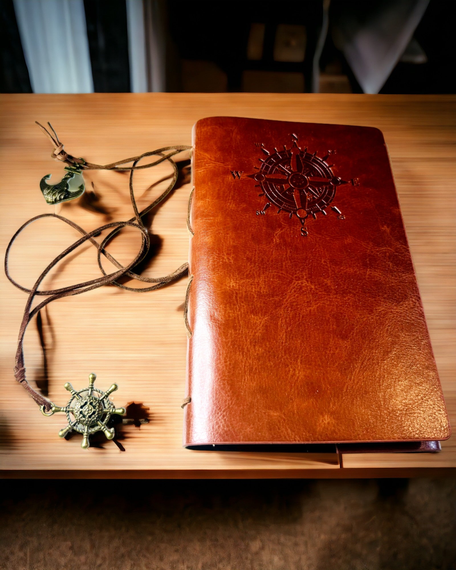 Cuaderno de Navegación Vintage tamaño A6 o A7 - con Motivo de Brújula y Hojas con Rodamientos - Disponible en varias Variantes de Color, posibilidad de grabado