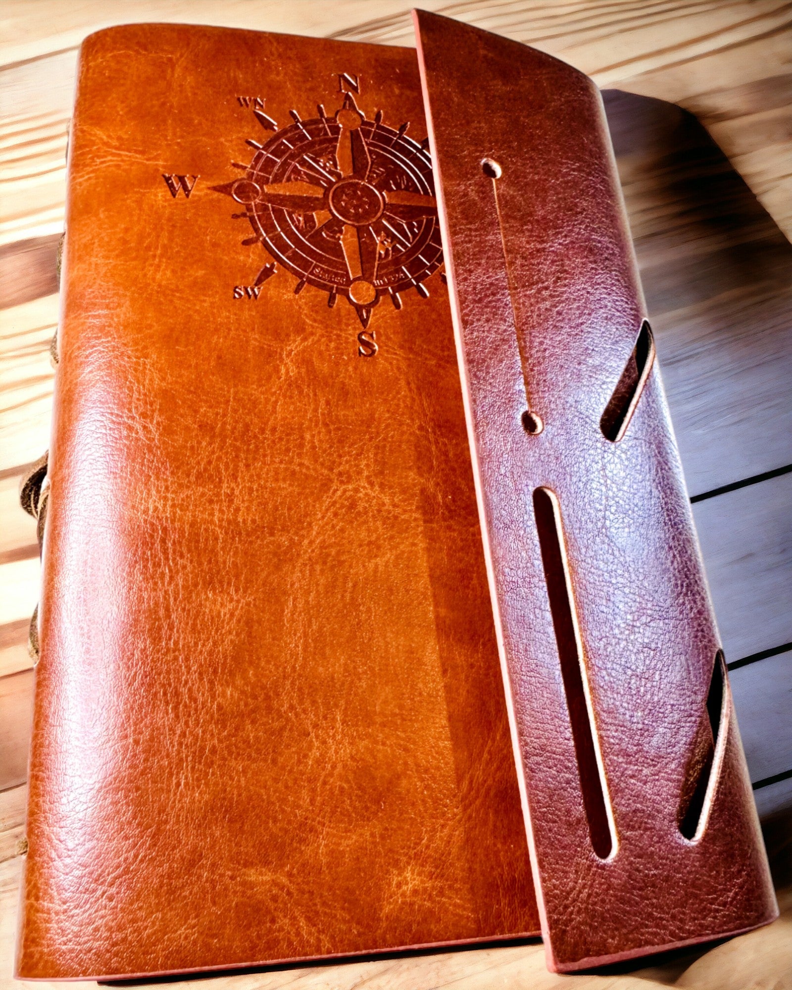 Cuaderno de Navegación Vintage tamaño A6 o A7 - con Motivo de Brújula y Hojas con Rodamientos - Disponible en varias Variantes de Color, posibilidad de grabado