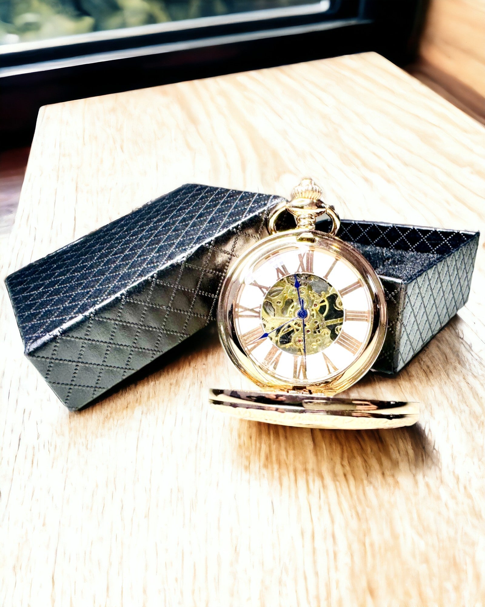 Reloj de Bolsillo Estilo Vintage con Esfera Transparente y Mecanismo Esqueleto