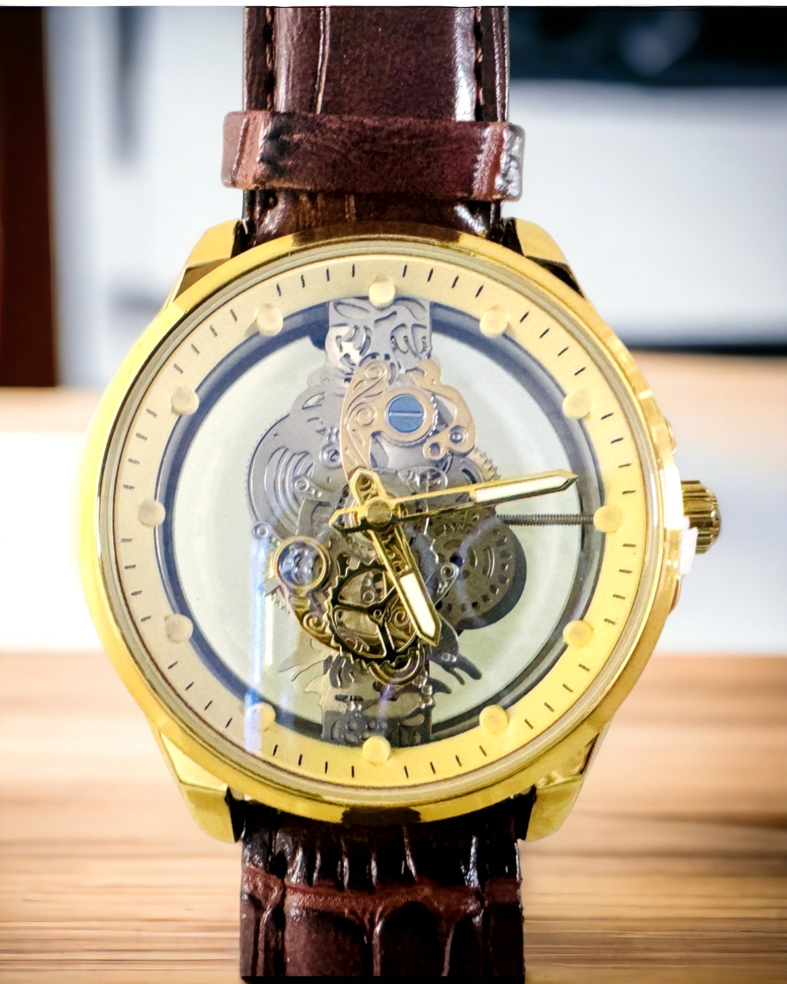 Reloj de Hombre con Mecanismo Transparente - Elegancia y Precisión en Montura Dorada