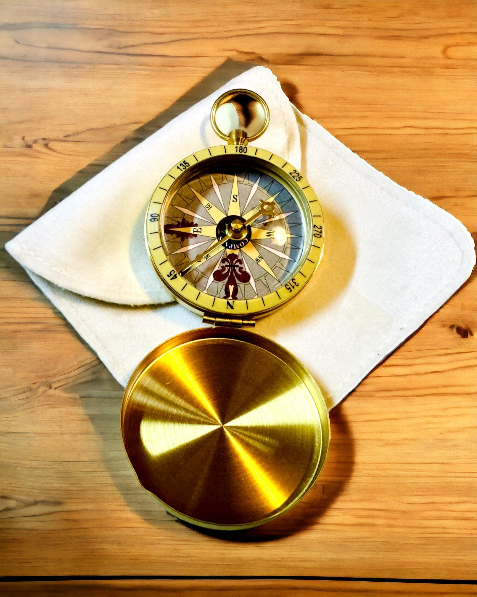 Brújula de Navegación de Estilo Retro – Instrumento Portátil y Preciso para Determinar la Dirección para Viajeros y Exploradores. Grabado, personalización.