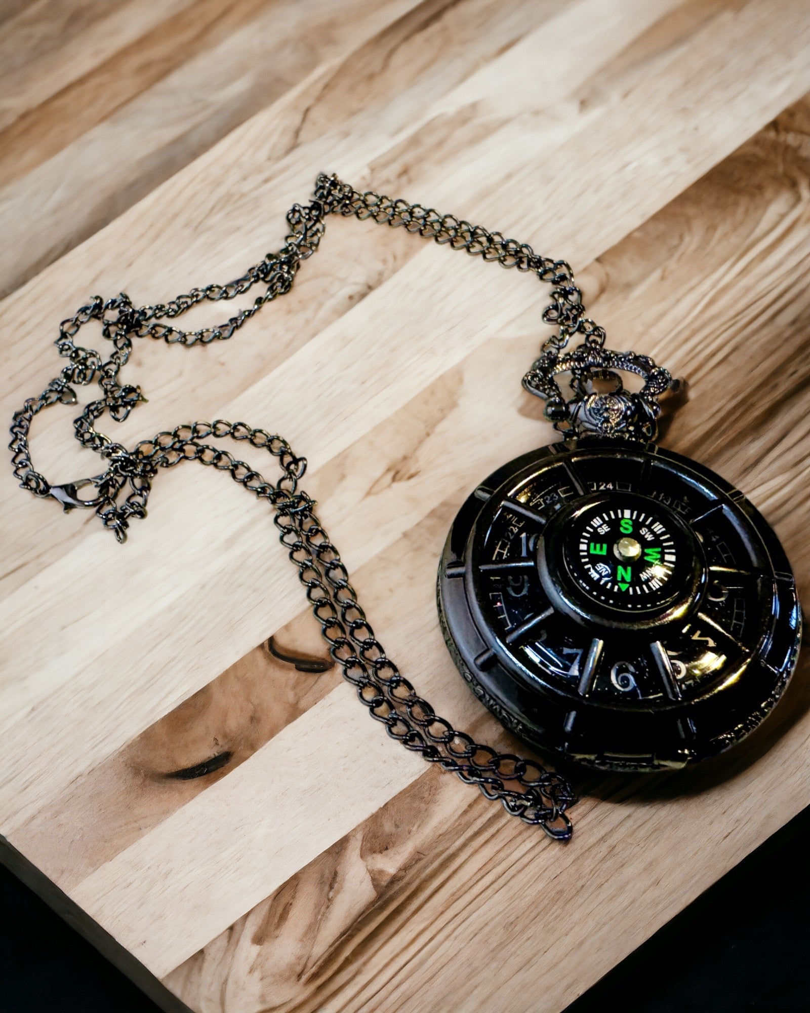 Reloj de Bolsillo con Brújula – Colgante Elegante de Estilo Vintage con Esqueleto Hueco y Esfera Negra, personalización con grabado
