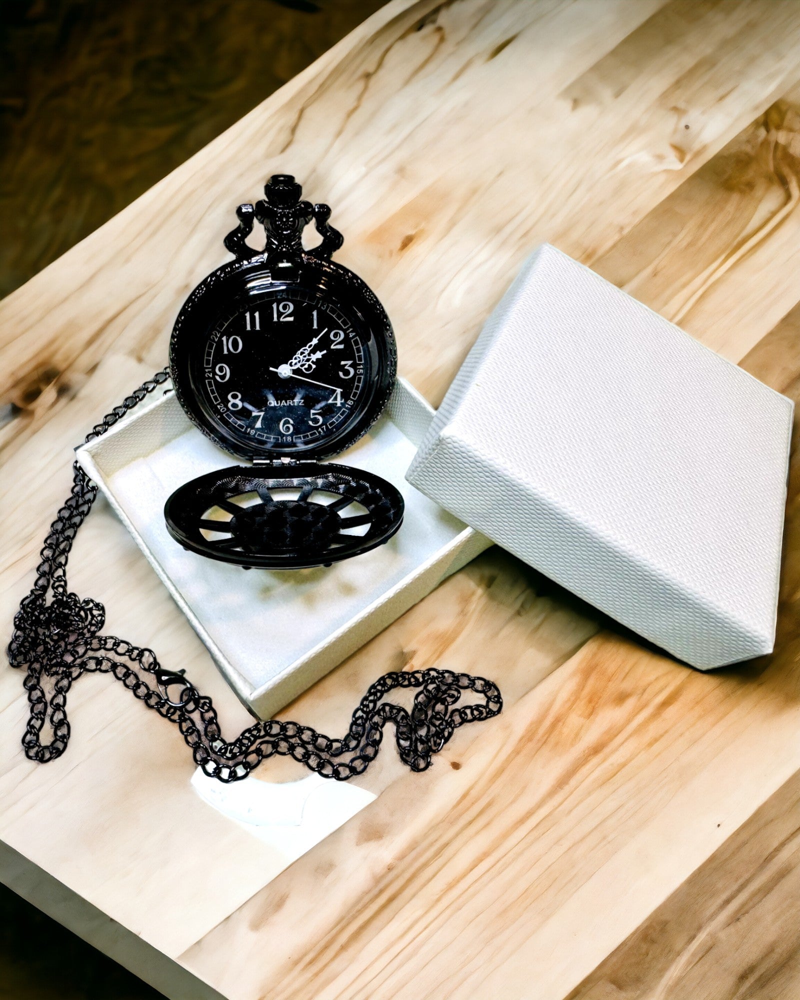 Reloj de Bolsillo con Brújula – Colgante Elegante de Estilo Vintage con Esqueleto Hueco y Esfera Negra, personalización con grabado