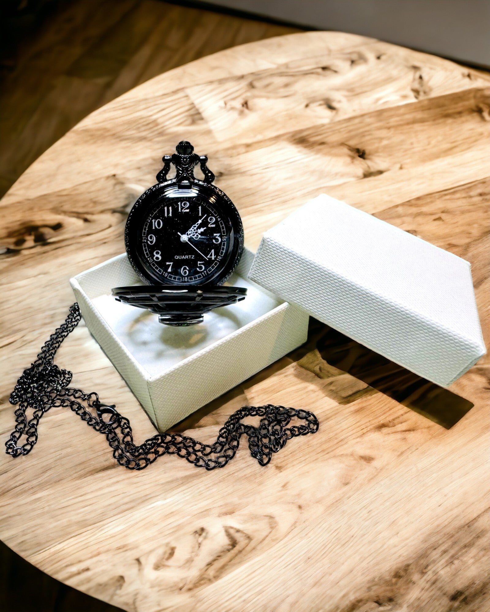 Reloj de Bolsillo con Brújula – Colgante Elegante de Estilo Vintage con Esqueleto Hueco y Esfera Negra, personalización con grabado