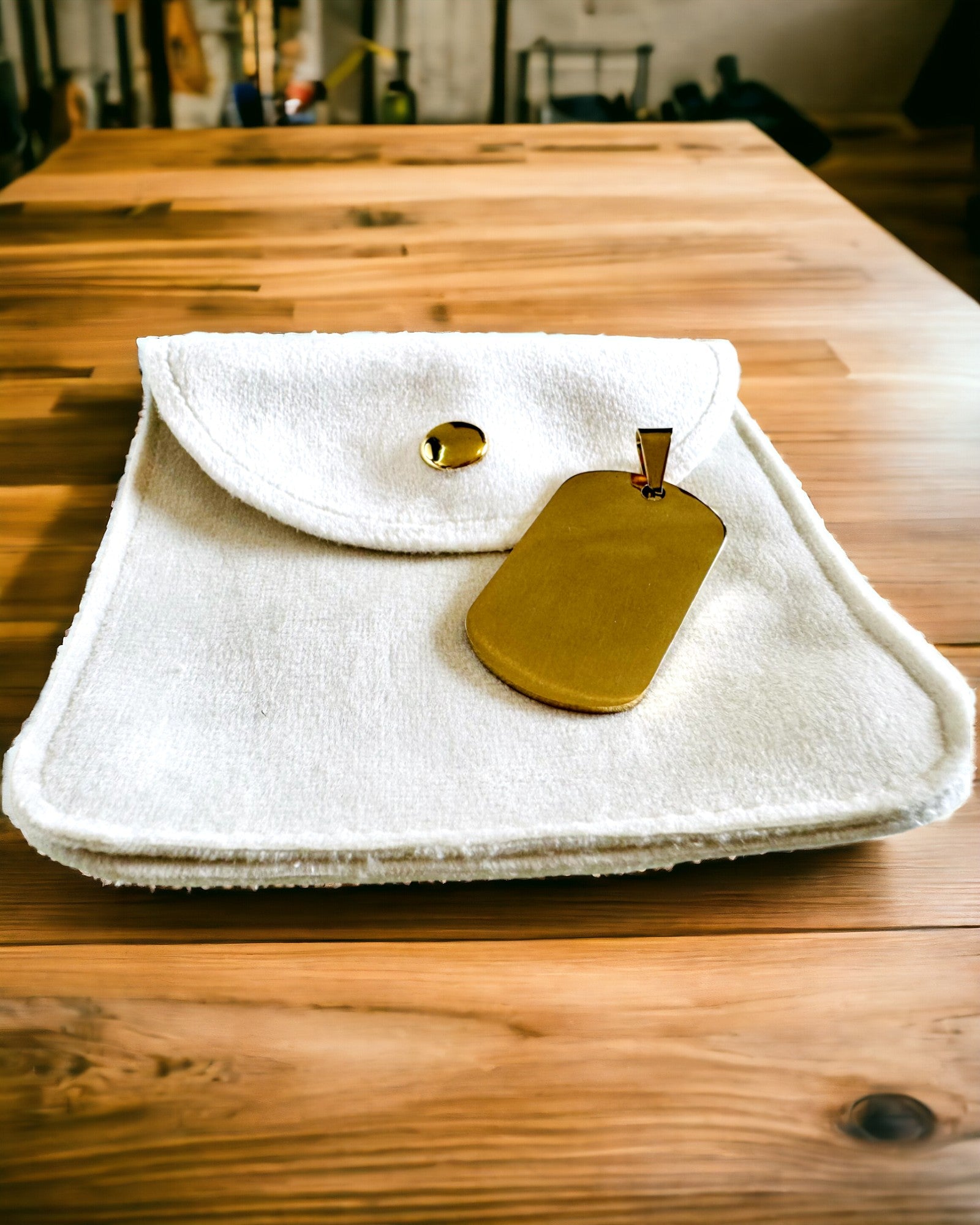 Colgante Militar con Grabado - Estilo Retro en Varios Colores