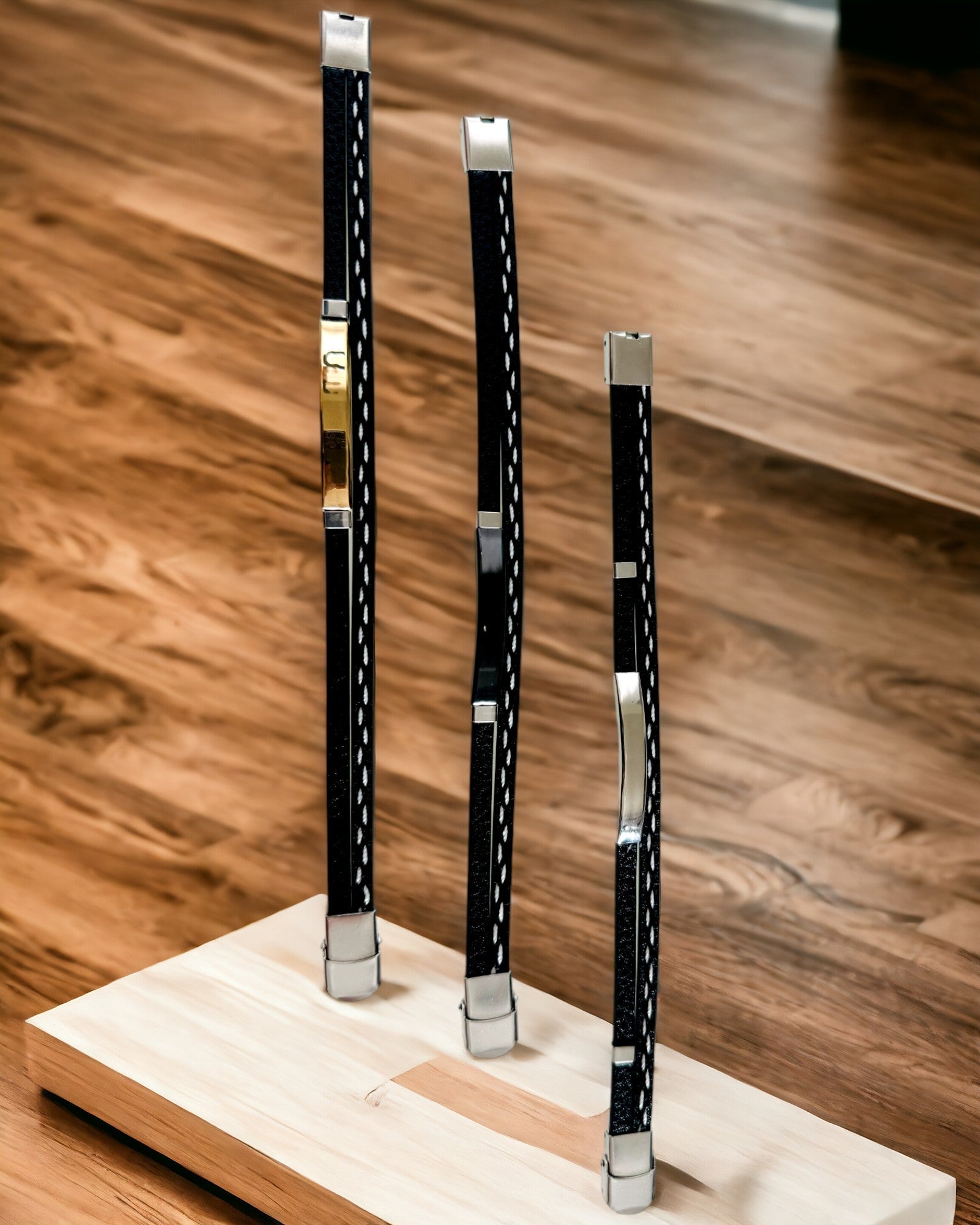 Pulsera Deportiva de Cuero PU y Acero Inoxidable con Posibilidad de Grabado – 3 Colores