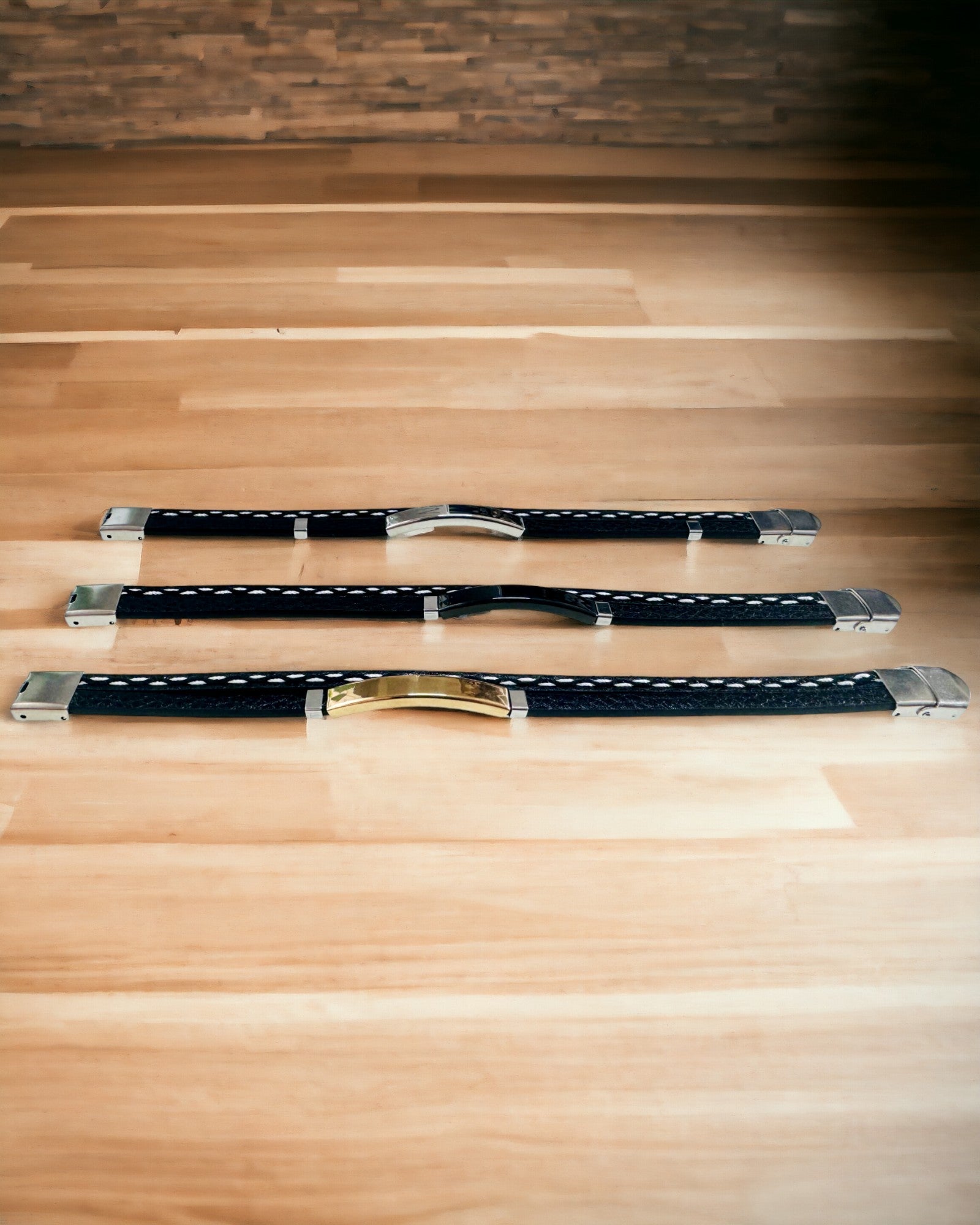 Pulsera Deportiva de Cuero PU y Acero Inoxidable con Posibilidad de Grabado – 3 Colores