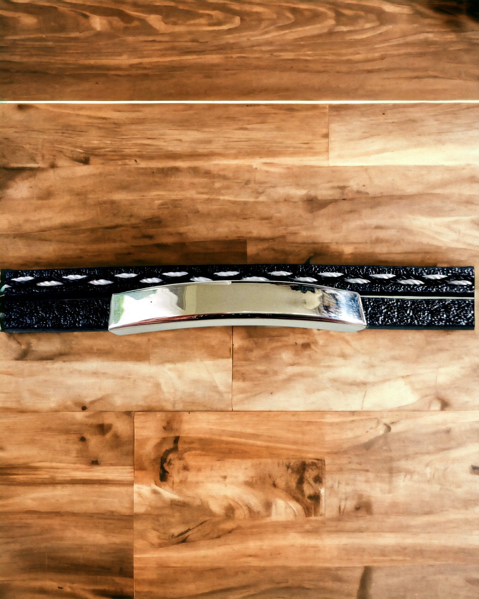 Pulsera Deportiva de Cuero PU y Acero Inoxidable con Posibilidad de Grabado – 3 Colores