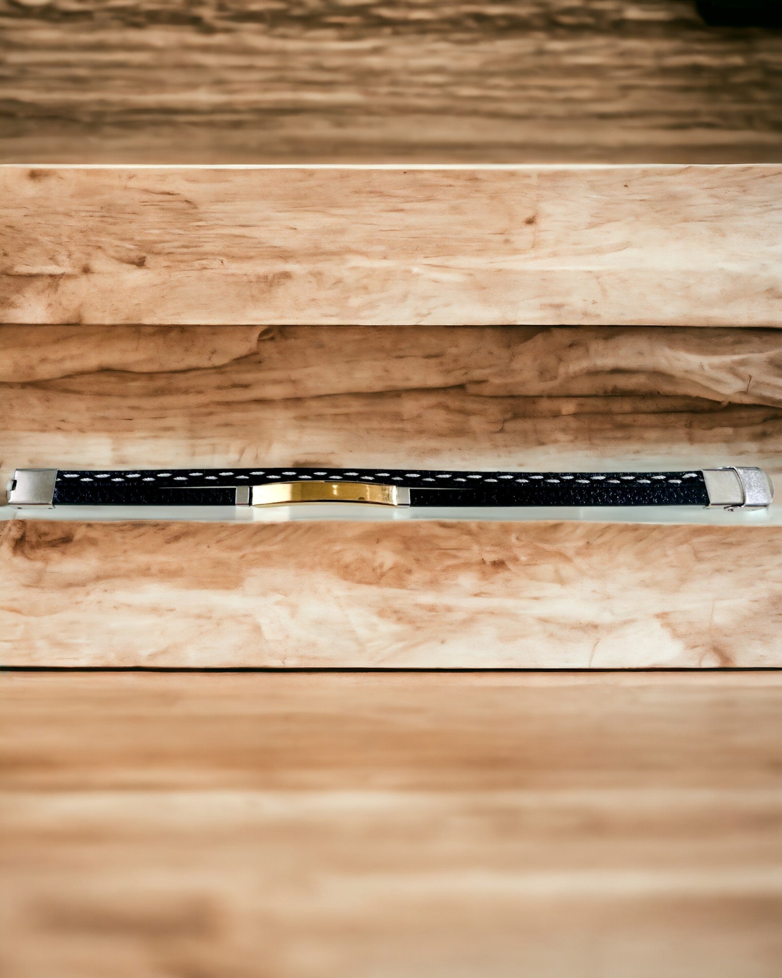 Pulsera Deportiva de Cuero PU y Acero Inoxidable con Posibilidad de Grabado – 3 Colores