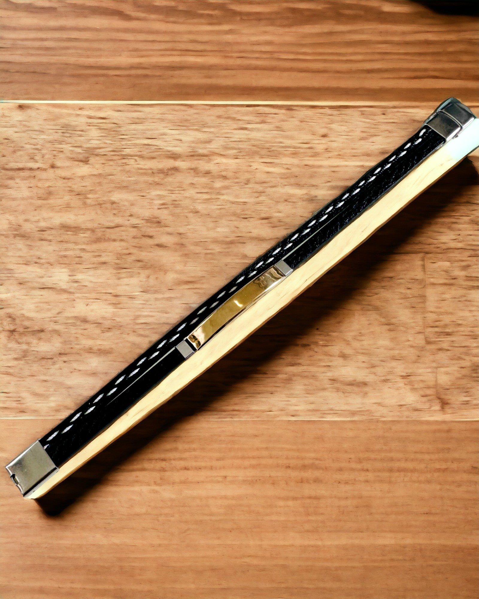 Pulsera Deportiva de Cuero PU y Acero Inoxidable con Posibilidad de Grabado – 3 Colores