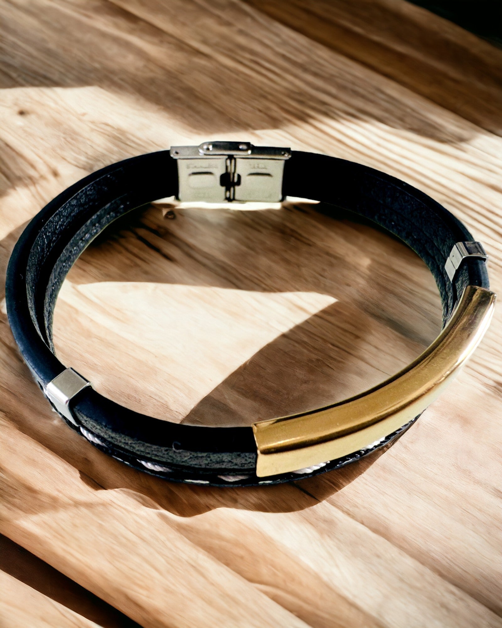 Pulsera Deportiva de Cuero PU y Acero Inoxidable con Posibilidad de Grabado – 3 Colores