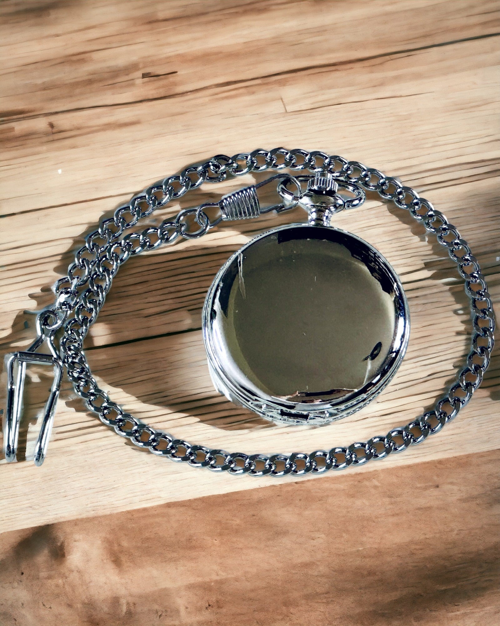 Reloj de Bolsillo Clásico con Números Romanos y Cadena, Cuarzo, Brillo de Acero - color plateado