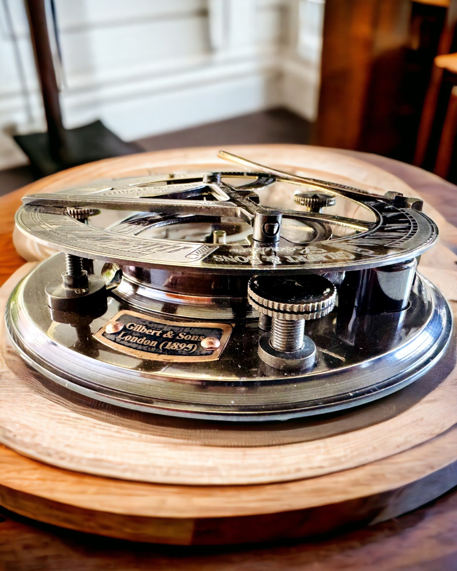 Antiguo Compás de Navegación Premium con Posibilidad de Grabado – Hecho a Mano