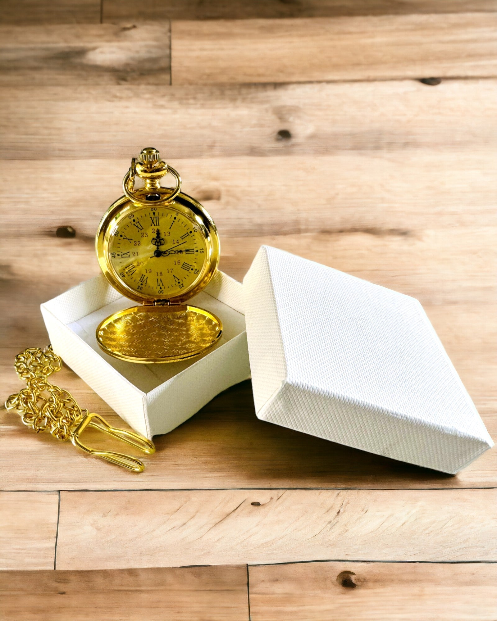 Reloj de Bolsillo de color dorado en Estilo Retro con Posibilidad de Grabado