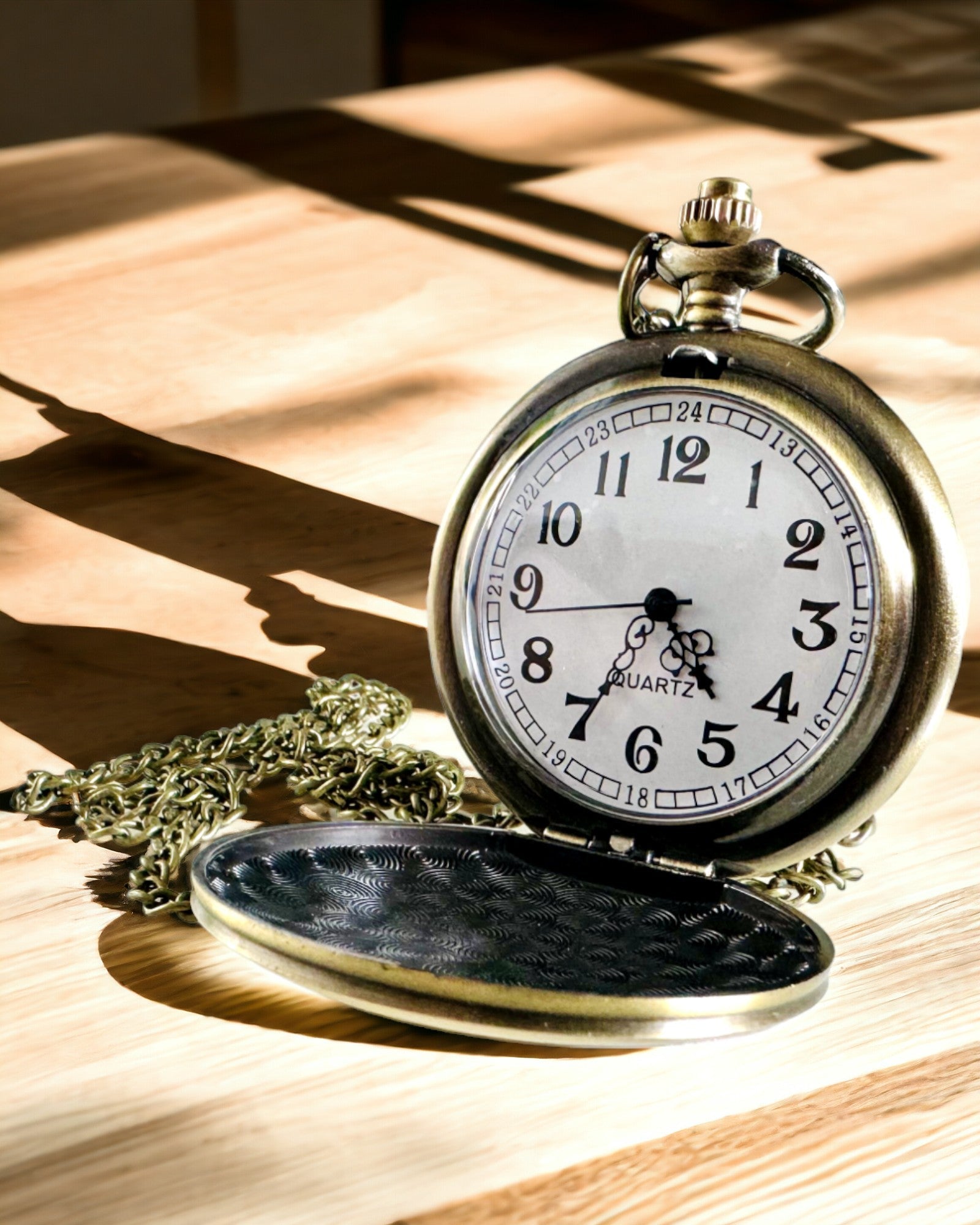 Reloj de bolsillo estilo vintage con opción de personalización - oro cepillado