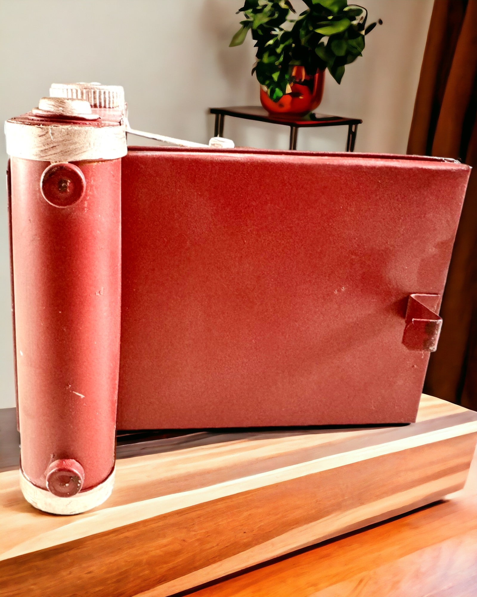 Vintage Vision: Cámara Retro Decorativa con Opción de Grabado