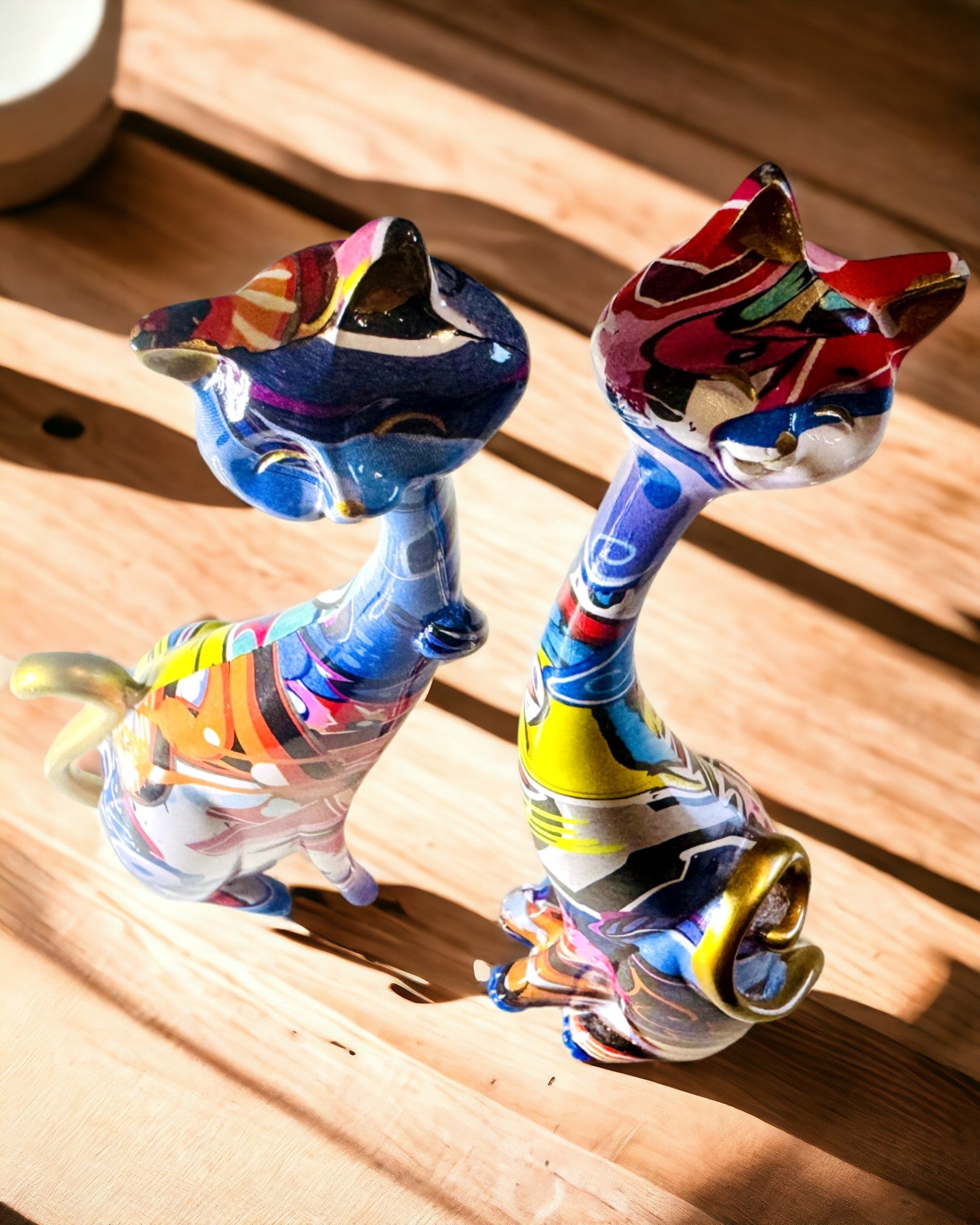 Figuras de Gatos Abstractos "ArtCats", Pintadas a Mano, Resina – 25 cm, 2 uds.