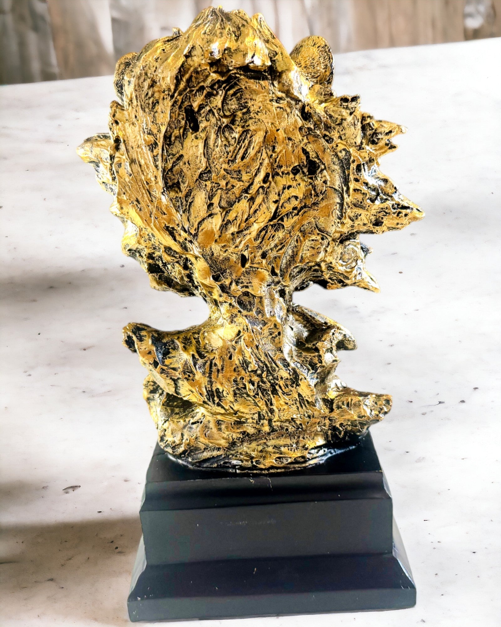 León Real - Figura Decorativa Majestuosa con Posibilidad de Grabado, 2 variantes de color a elegir, para regalo