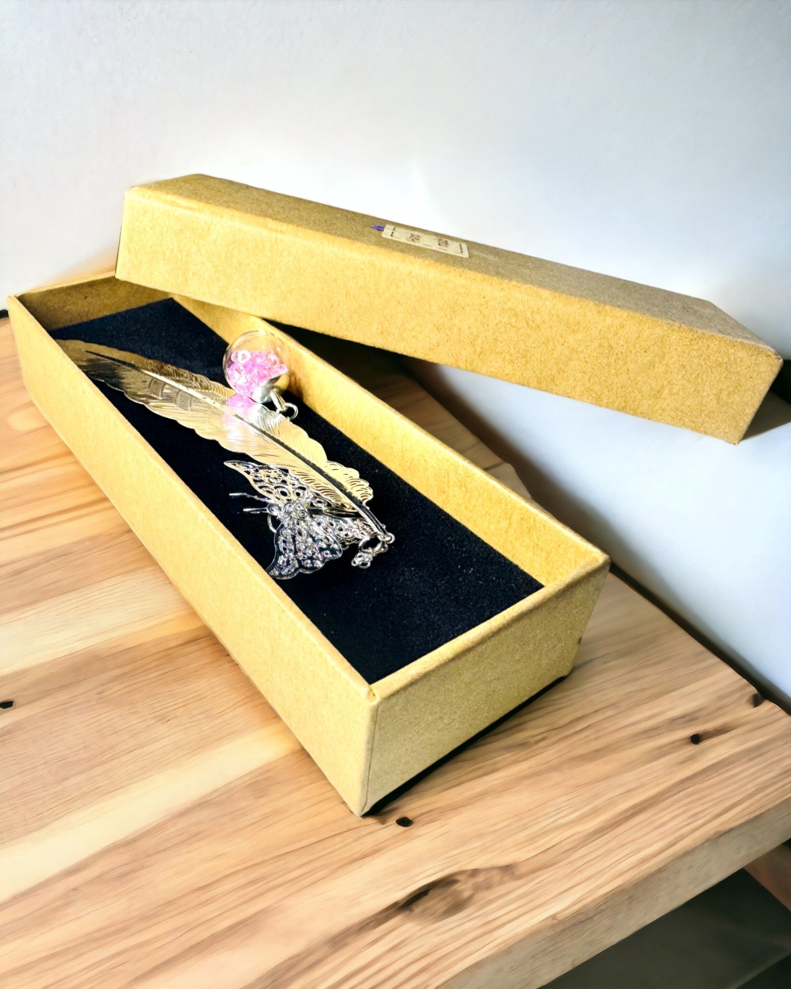 Marcador de libro creativo de estilo retro con motivo de pluma y mariposa – Elegante regalo para mamá, maestro, promocional, color plateado/rosa