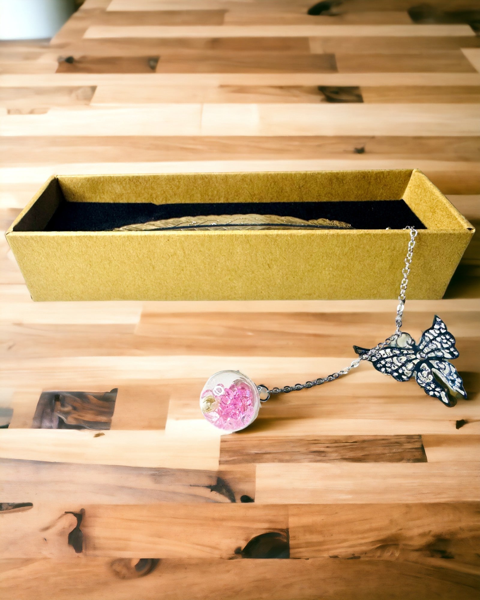 Marcador de libro creativo de estilo retro con motivo de pluma y mariposa – Elegante regalo para mamá, maestro, promocional, color plateado/rosa