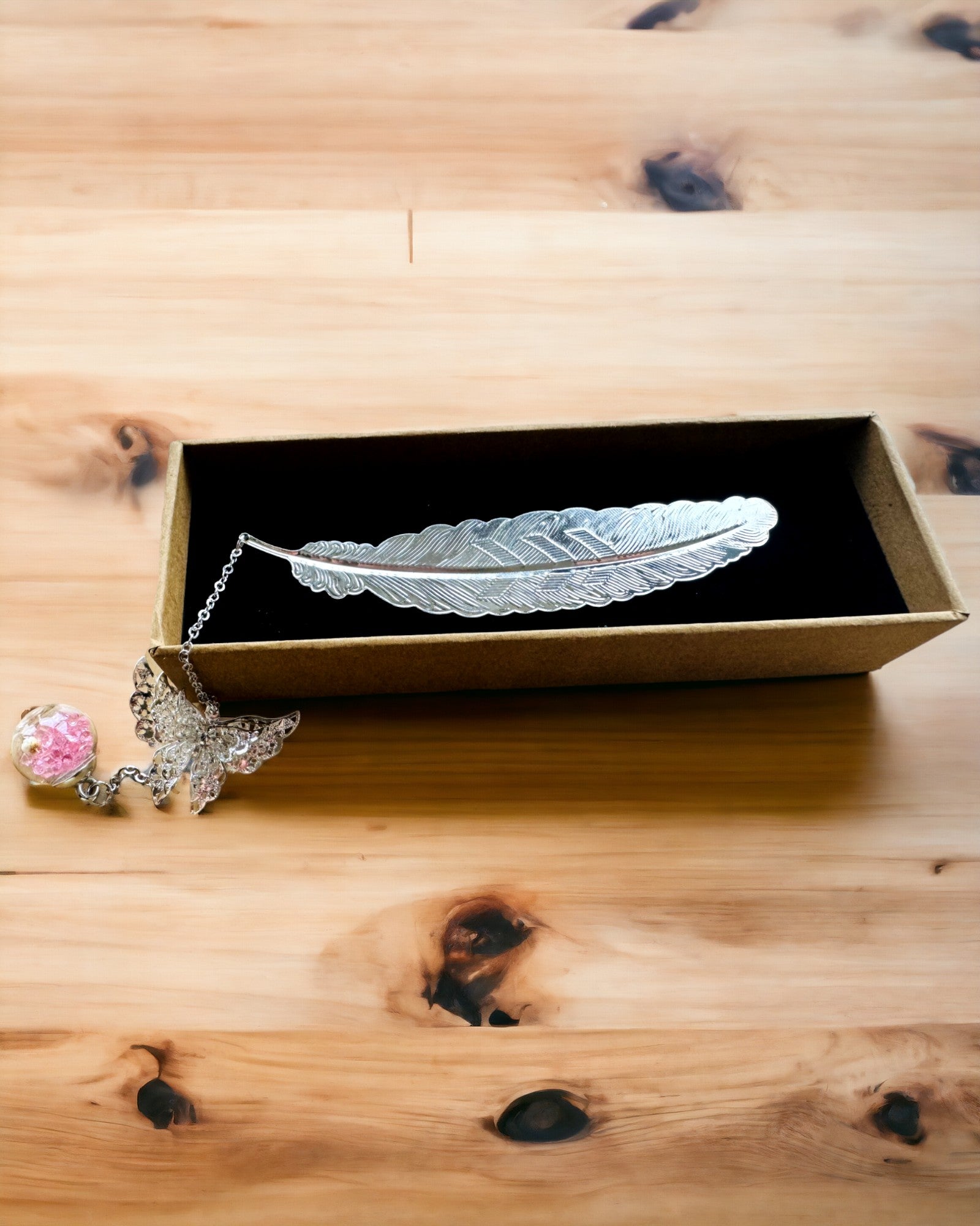 Marcador de libro creativo de estilo retro con motivo de pluma y mariposa – Elegante regalo para mamá, maestro, promocional, color plateado/rosa