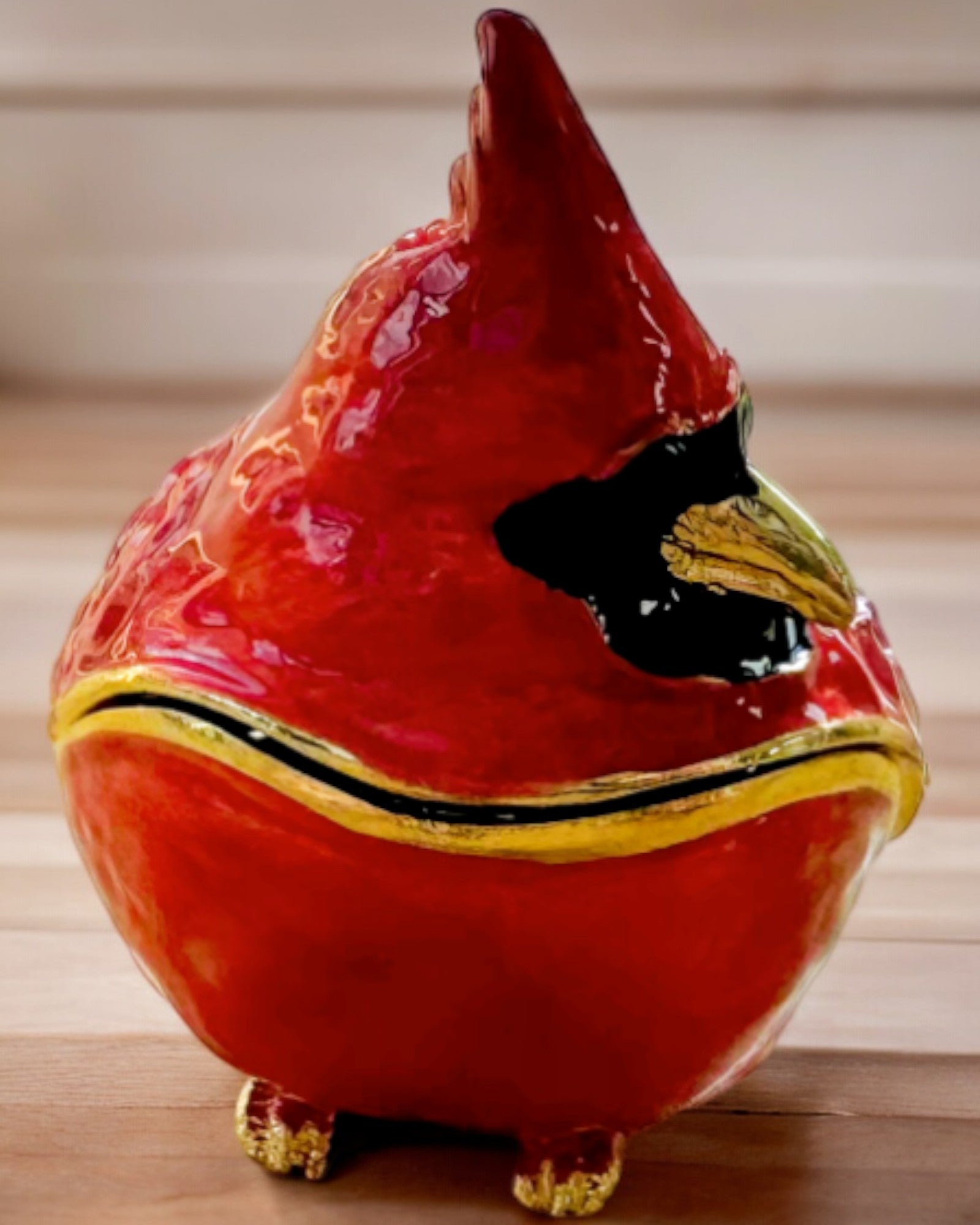 Elegante caja en forma de cardenal con opción de grabado