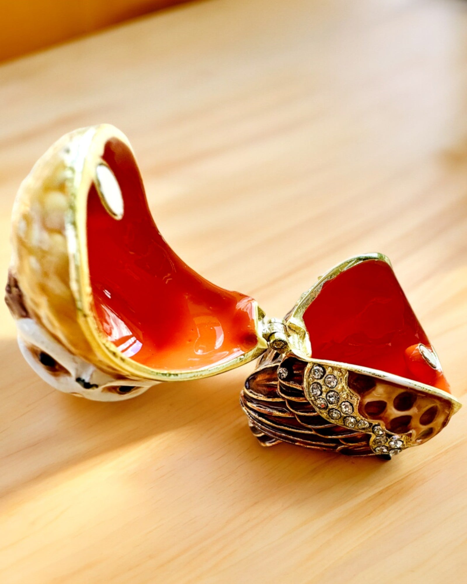 "Urocza Sówka z Kryształkami - Skrytka na Biżuterię z możliwością personalizacji grawerem, prezent" en español es: "Encantadora Lechuza con Cristales - Caja de Joyería con opción de personalización con grabado, regalo".