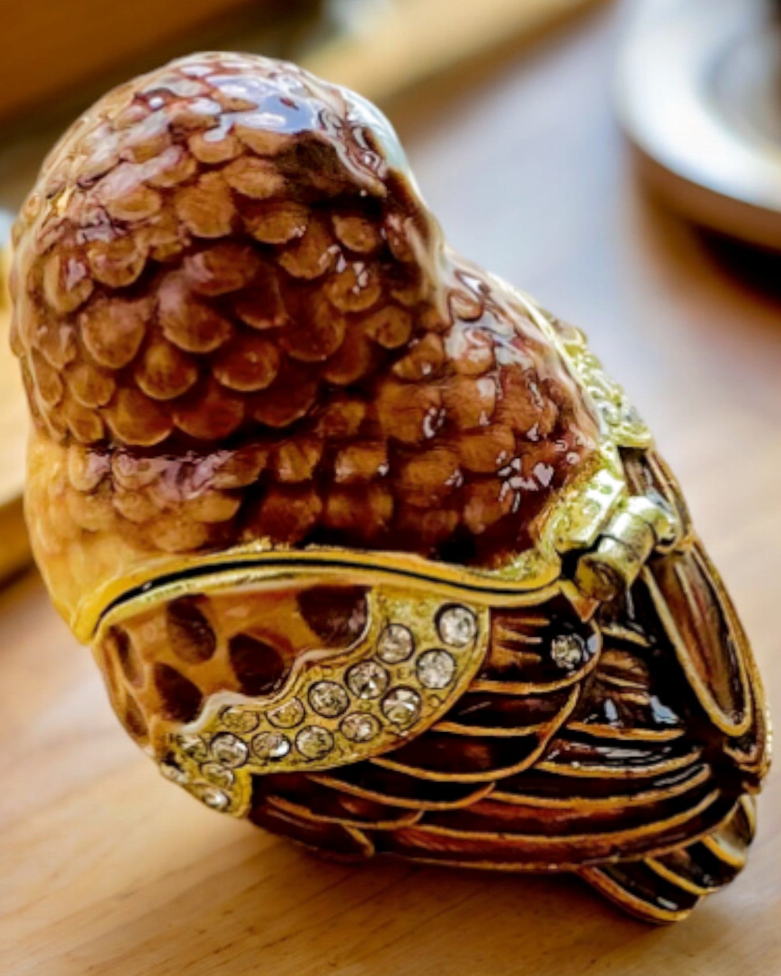 "Urocza Sówka z Kryształkami - Skrytka na Biżuterię z możliwością personalizacji grawerem, prezent" en español es: "Encantadora Lechuza con Cristales - Caja de Joyería con opción de personalización con grabado, regalo".