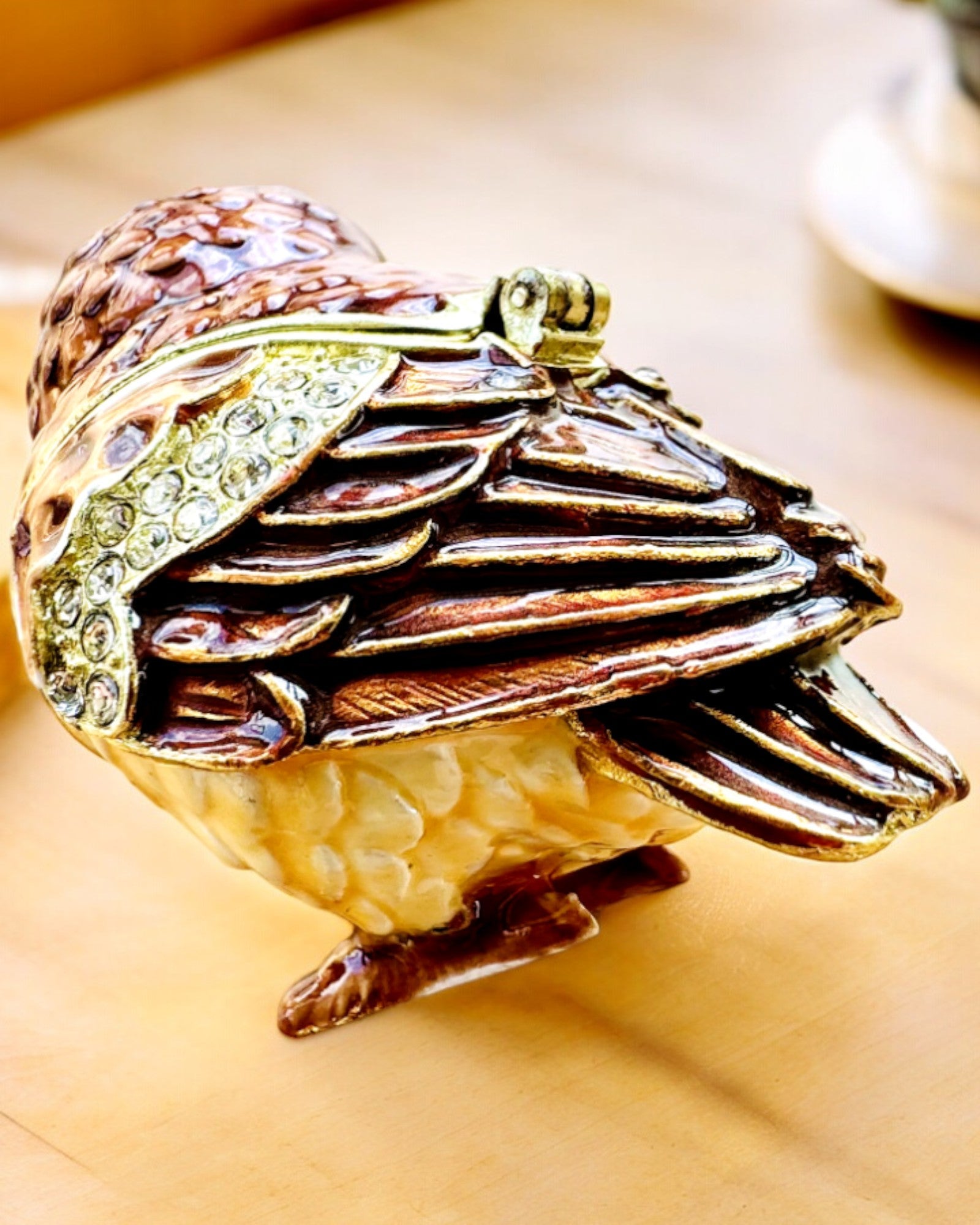 "Urocza Sówka z Kryształkami - Skrytka na Biżuterię z możliwością personalizacji grawerem, prezent" en español es: "Encantadora Lechuza con Cristales - Caja de Joyería con opción de personalización con grabado, regalo".