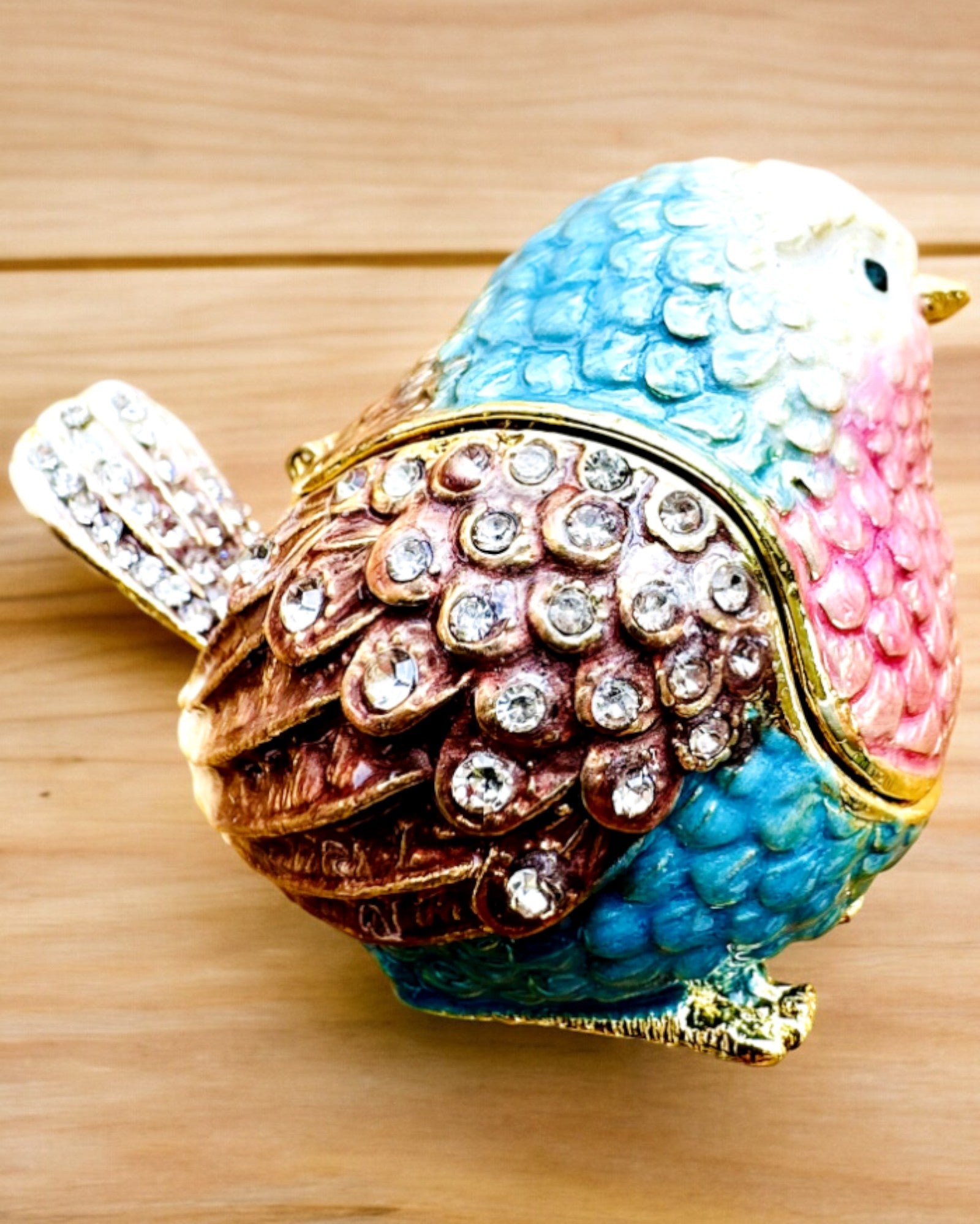 Pajarito Gorrión Colorido con Grabado - Encantador Escondite para Tesoros