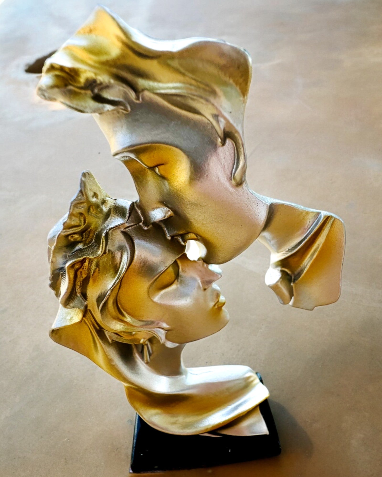 Figura "Elegancia en Piedra" color plateado - Decorativa con Opción de Grabado, 2 dimensiones a elegir