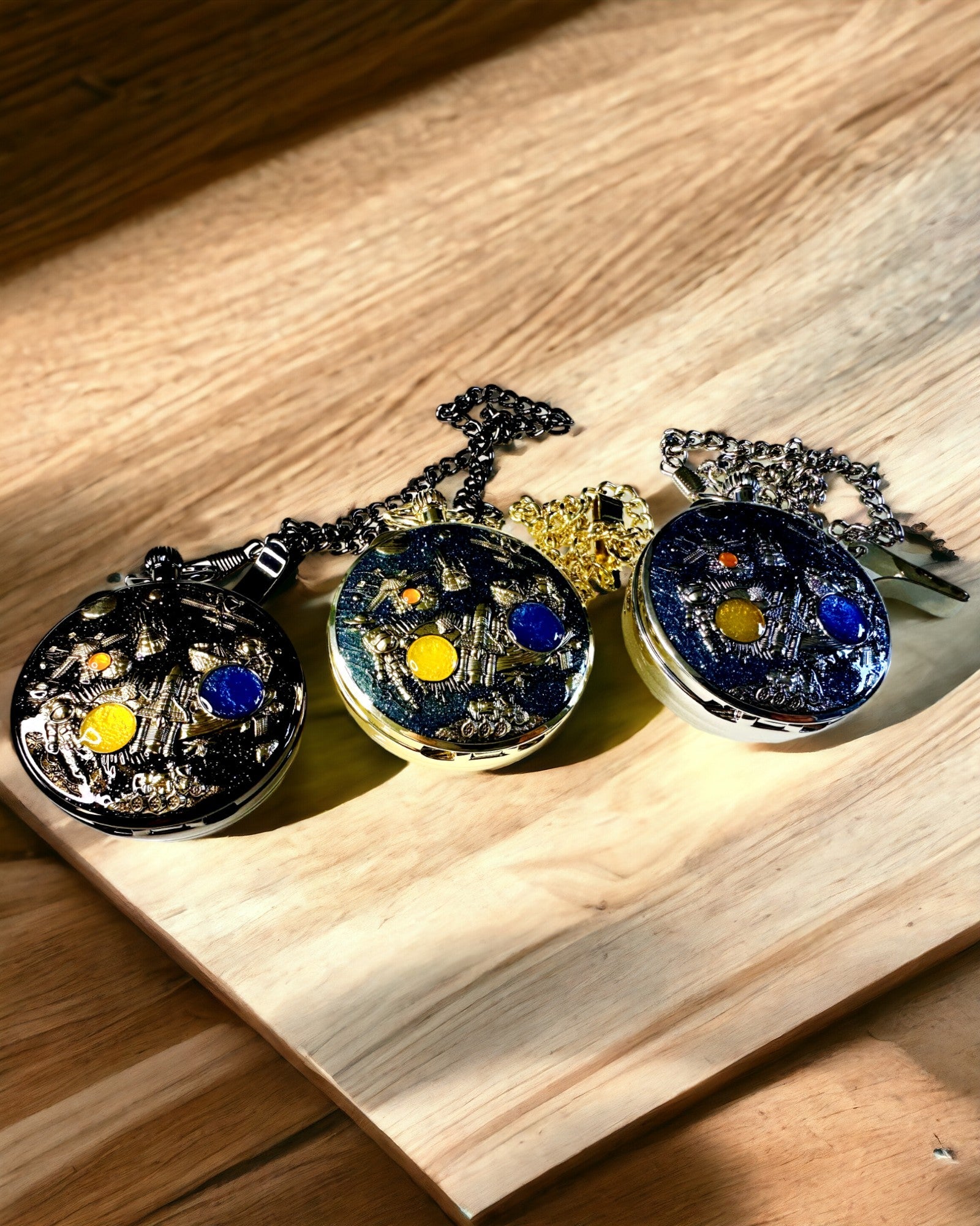 Reloj de bolsillo "Astrum Temporis" - Marco negro. Posibilidad de personalización con grabado