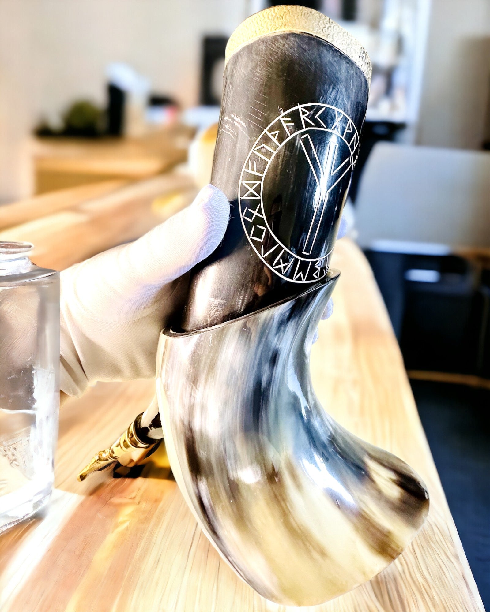 Copa de Cuerno "Viking Valor" - Grabado a Mano, Calidad Premium - 4 variantes para elegir