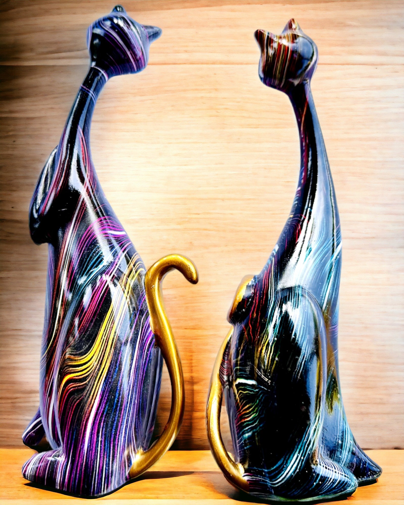 "Koci Eleganci" - Conjunto de Figuras Decorativas de Resina con opción de personalización mediante grabado