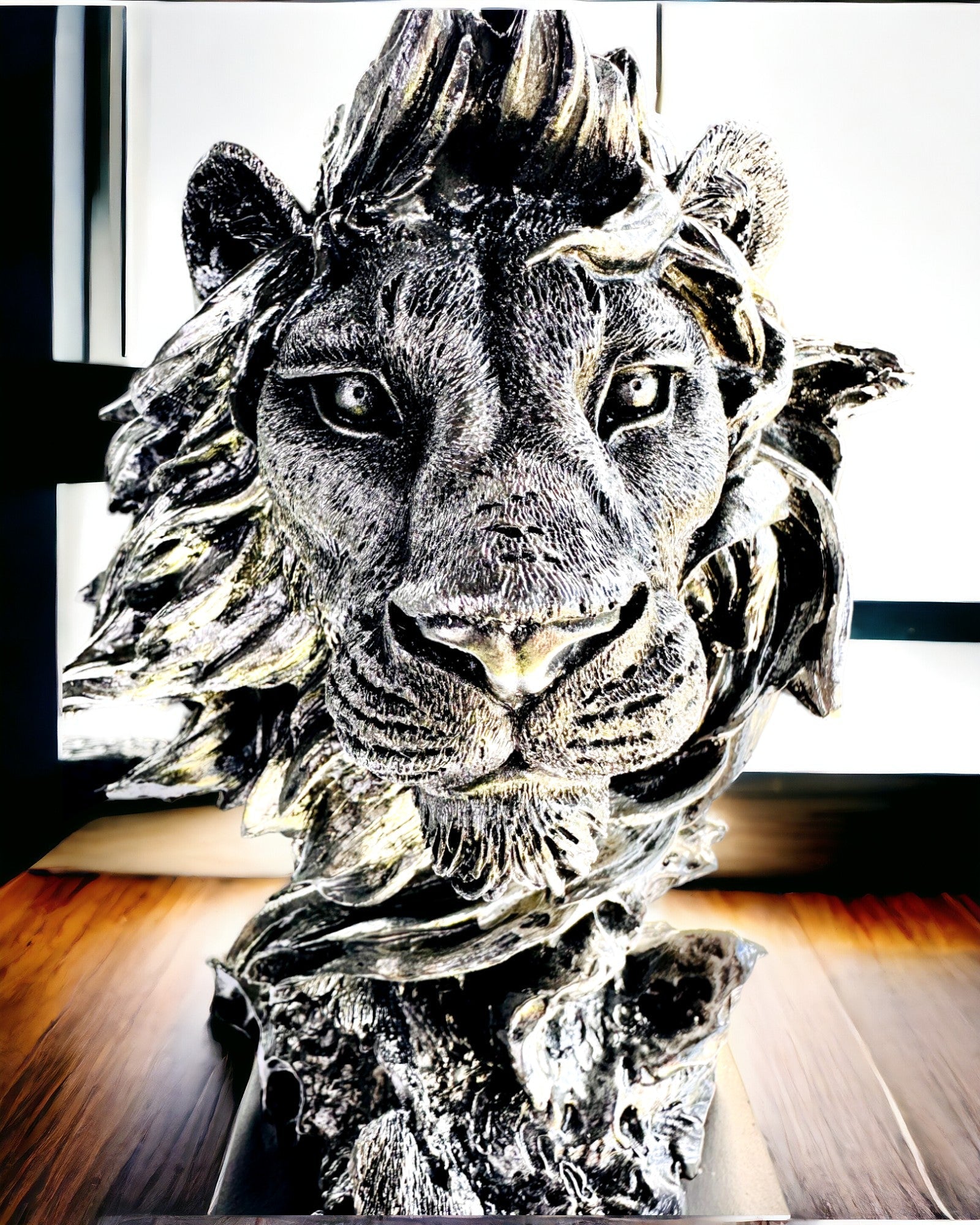 Rey de la Selva León - Majestuosa Estatuilla de León - color plateado, posibilidad de personalización para regalo