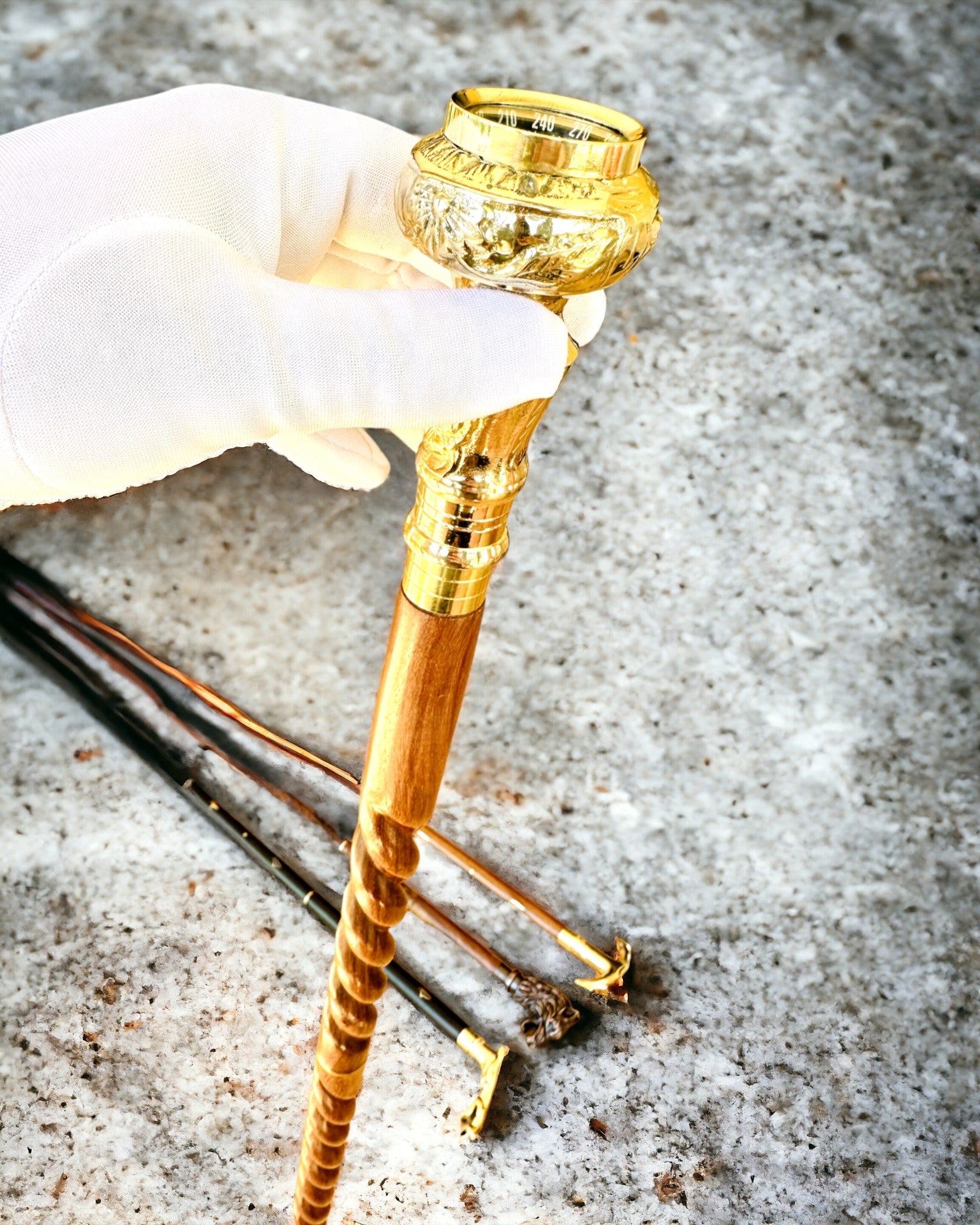 Kompasso Brown - Bastón para caminar - Madera Tallada a Mano - Edición Exclusiva con Opción de Grabado