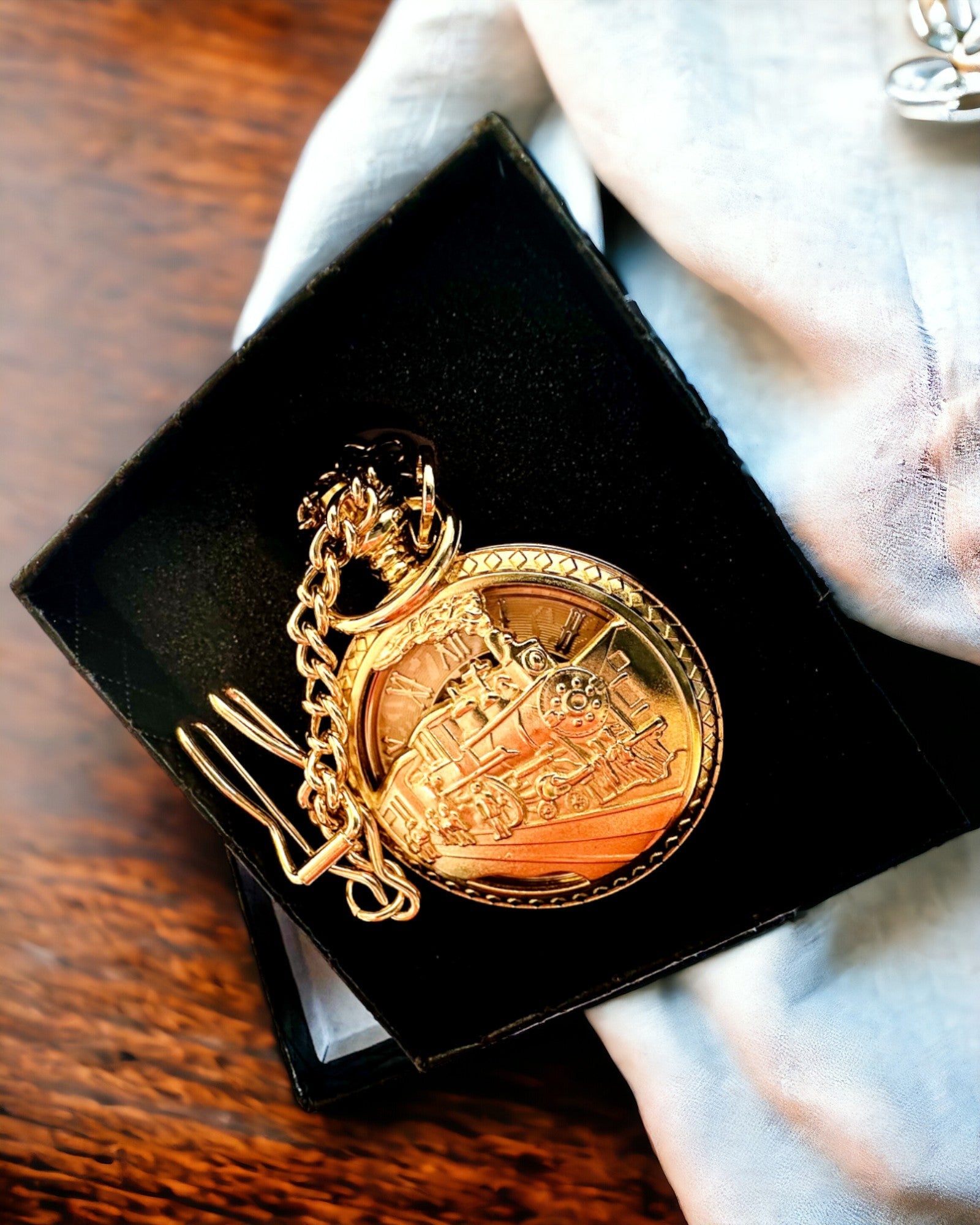 Reloj de Bolsillo "Tren Imperial", posibilidad de personalización con grabado, color dorado