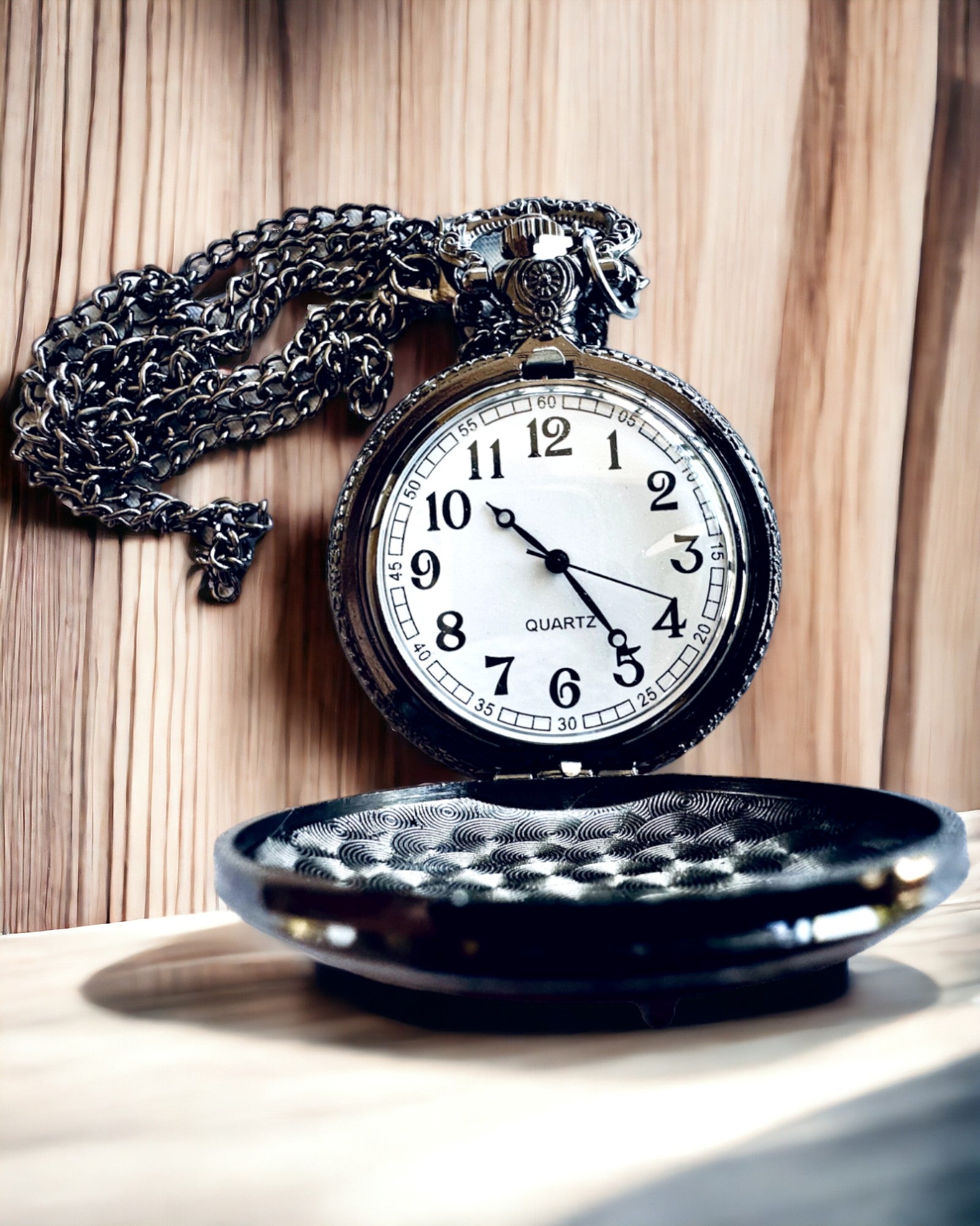 Elegante Reloj de Bolsillo Pasión Motociclista, posibilidad de personalización con grabado