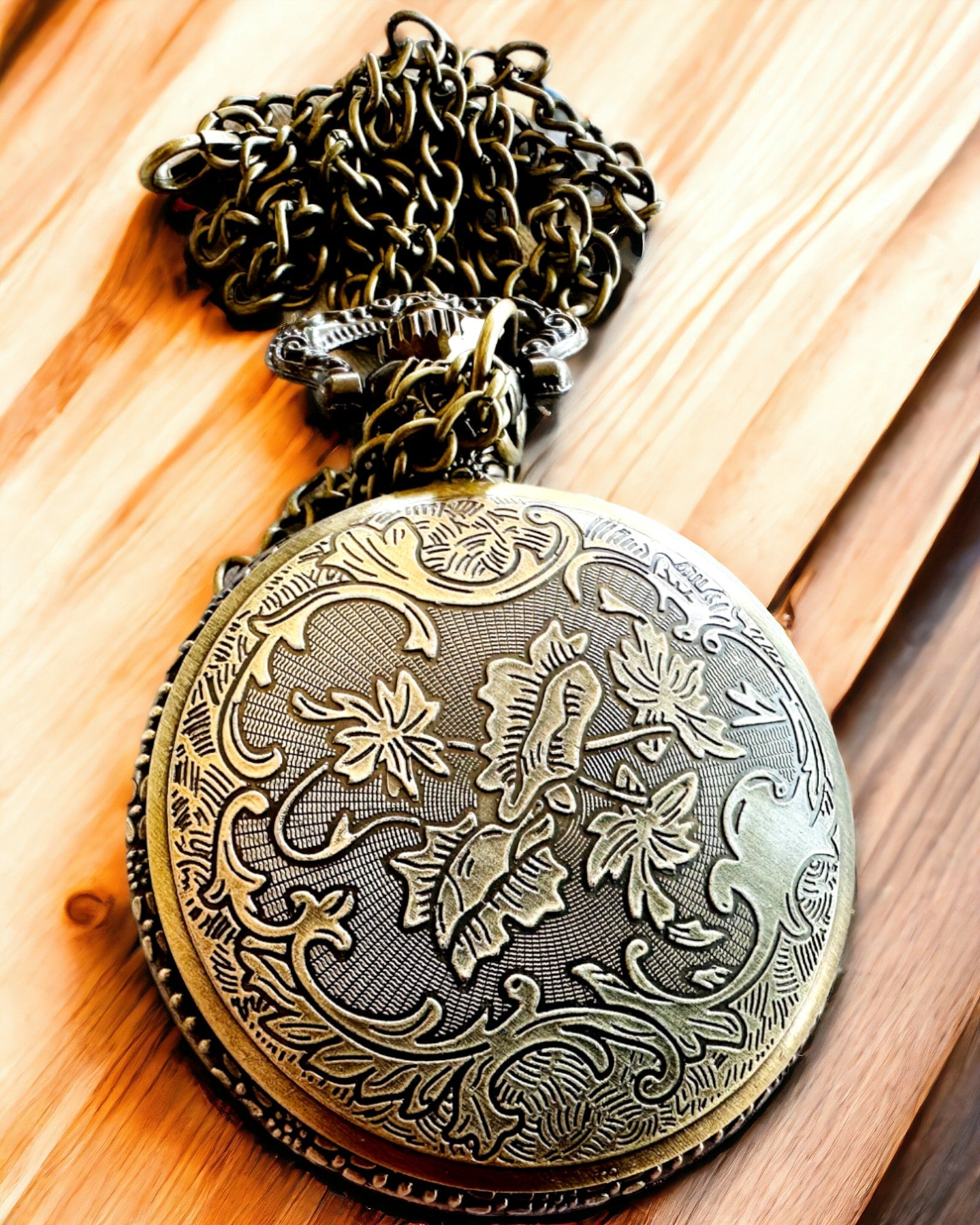 Reloj de Bolsillo "Motociclista Elegante" – Grabado