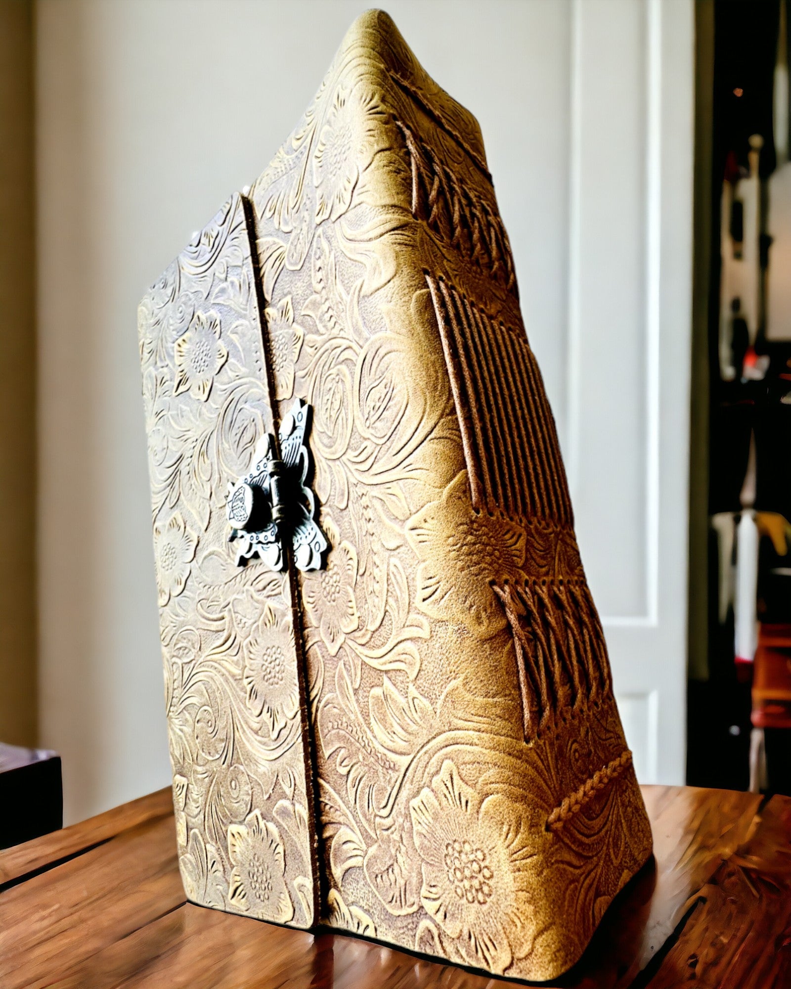 Cuaderno Retro de Lujo con Cubierta de Cuero - "Vintage Elegance", 480 páginas, posibilidad de personalización con grabado