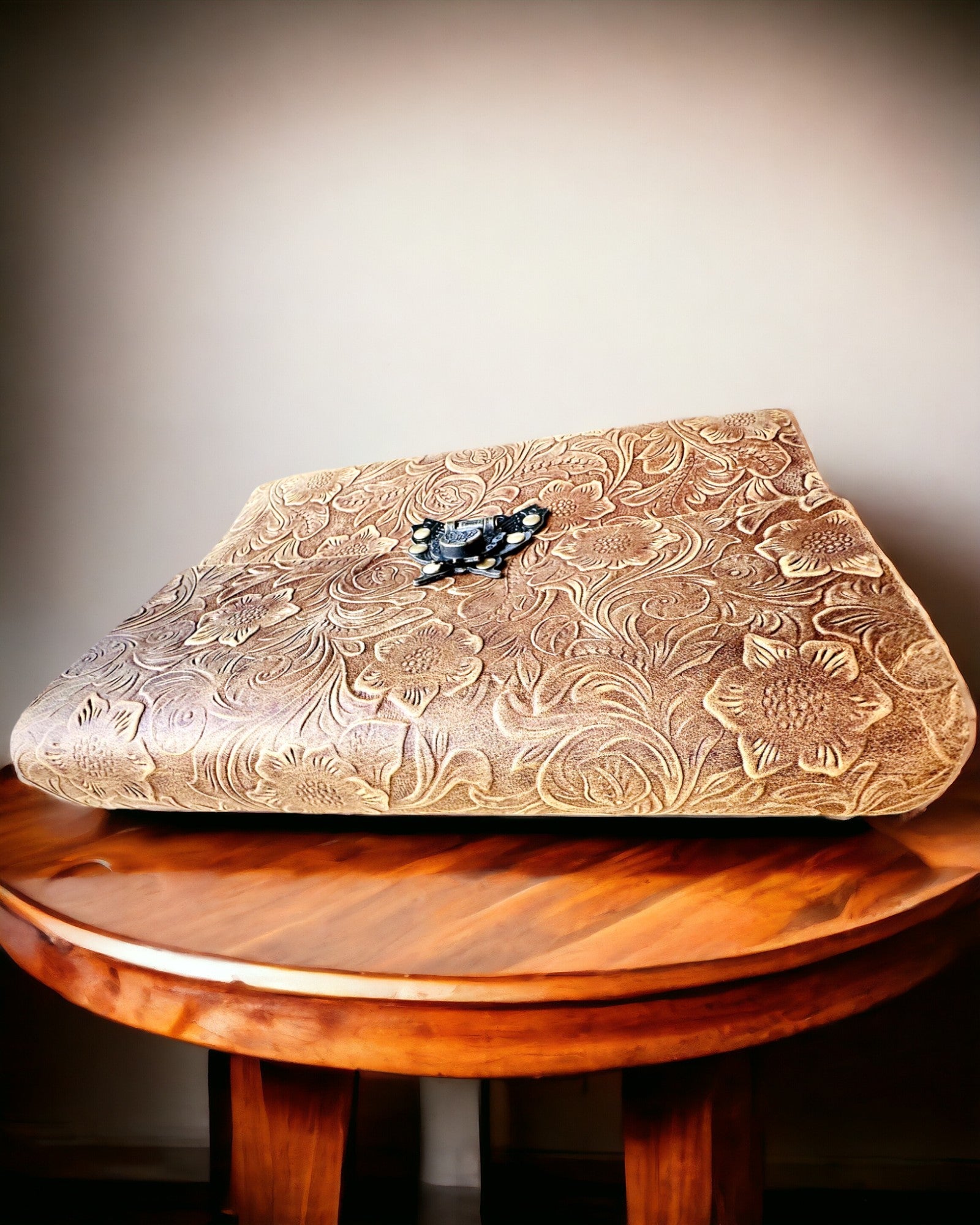 Cuaderno Retro de Lujo con Cubierta de Cuero - "Vintage Elegance", 480 páginas, posibilidad de personalización con grabado